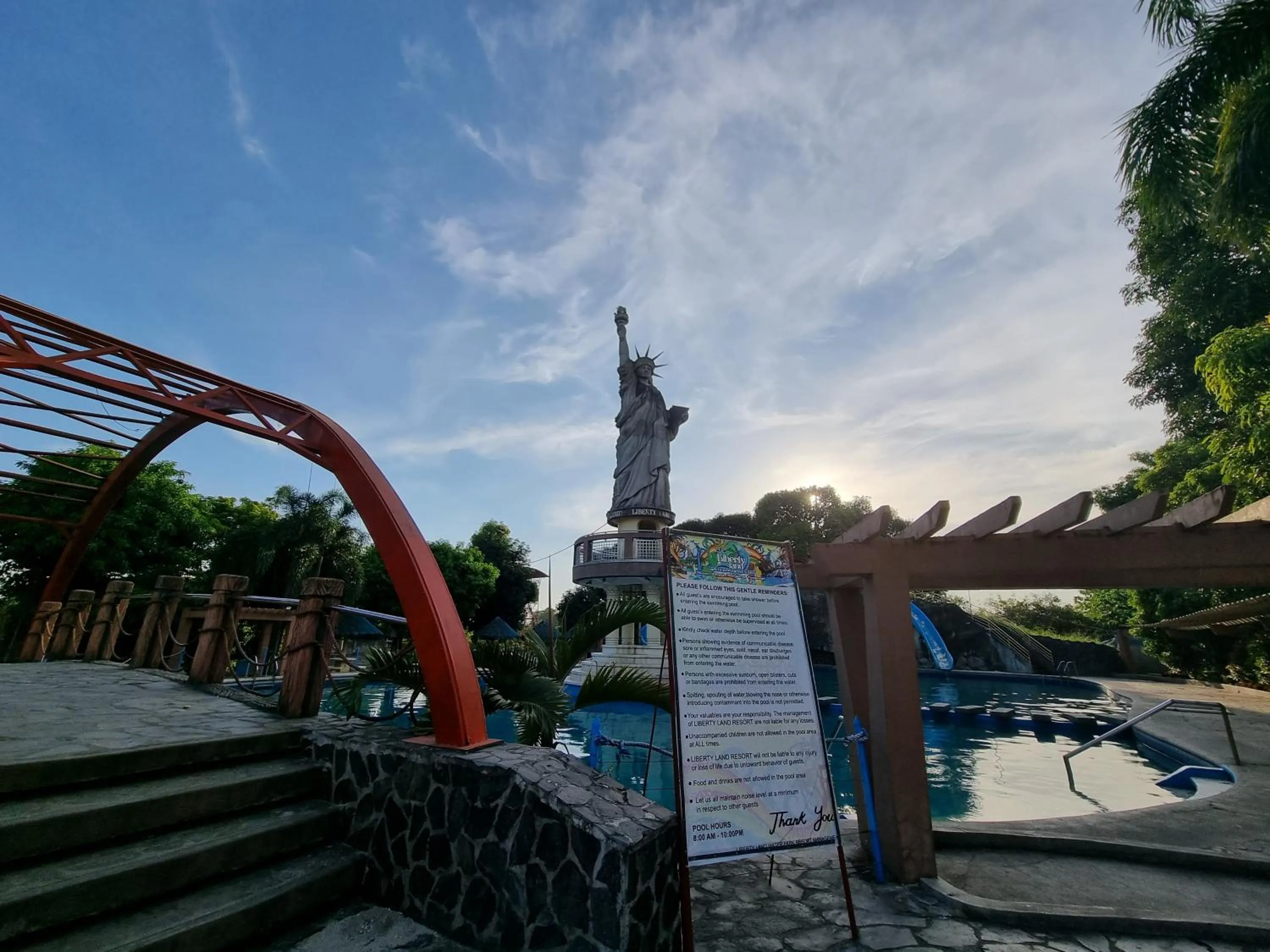 Property building in Libertyland Waterpark Resort