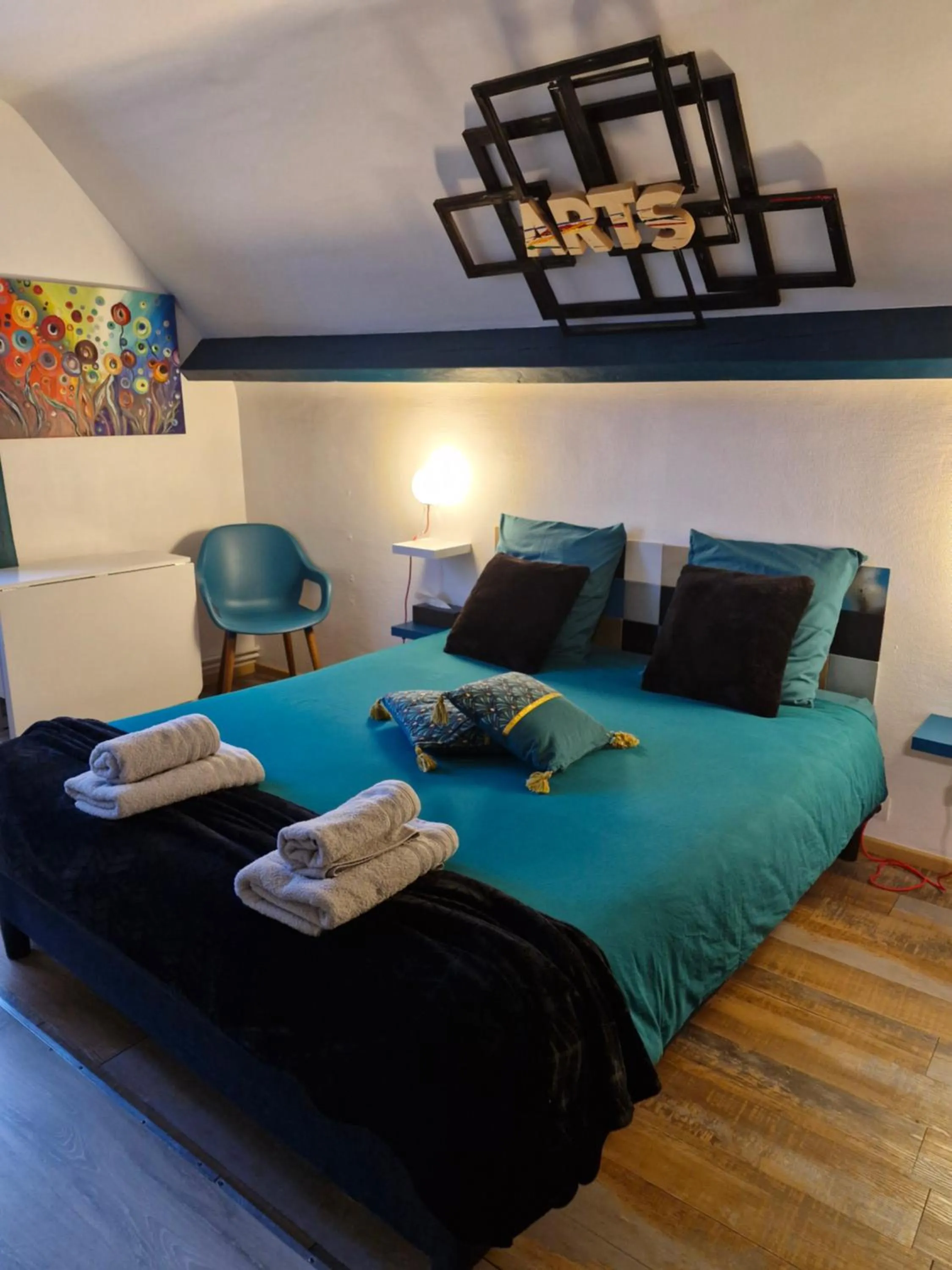 Bed in Studio et chambres d'hôtes les nuits de Gesnes