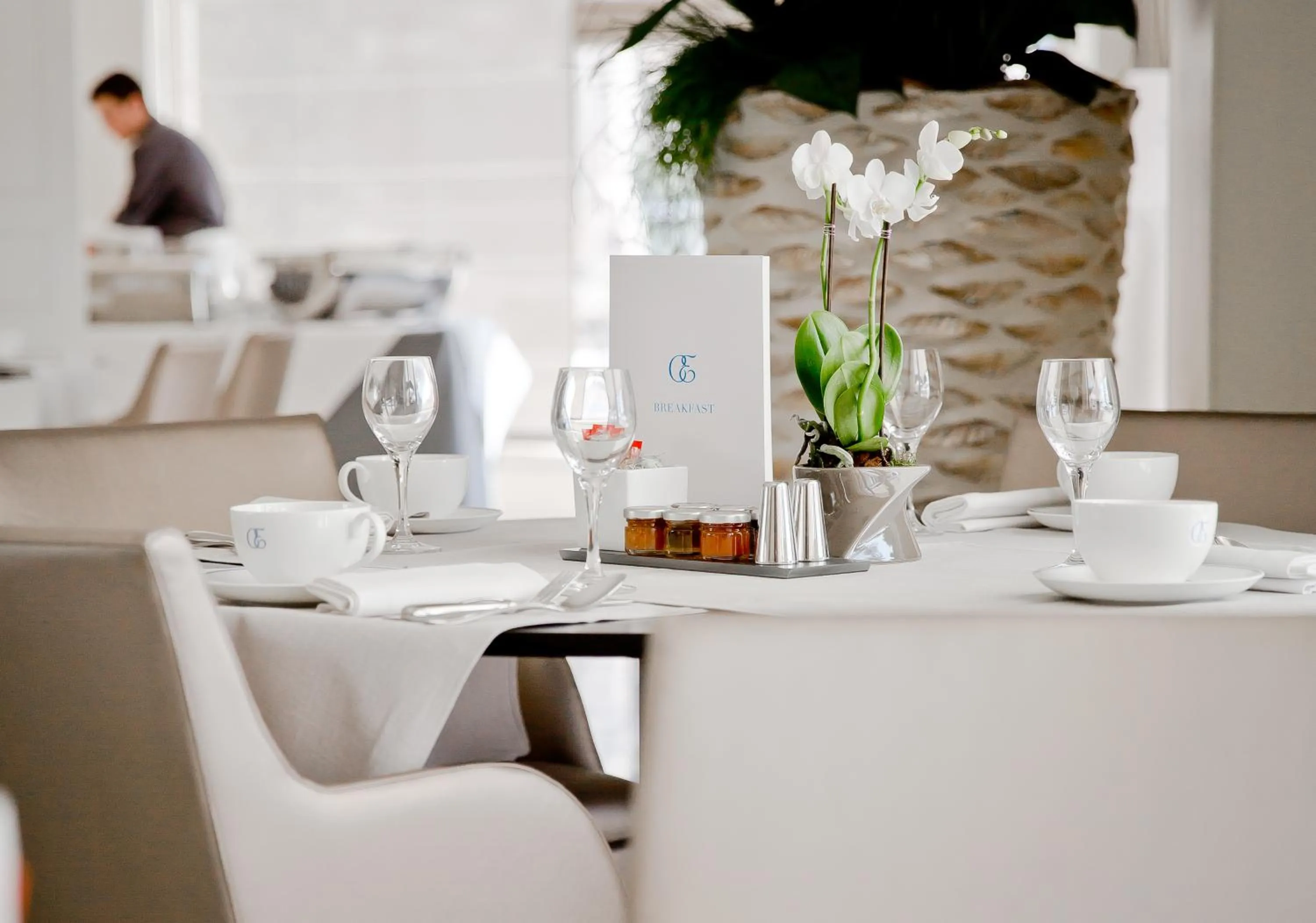 Restaurant/places to eat in Hotel Cap Estel