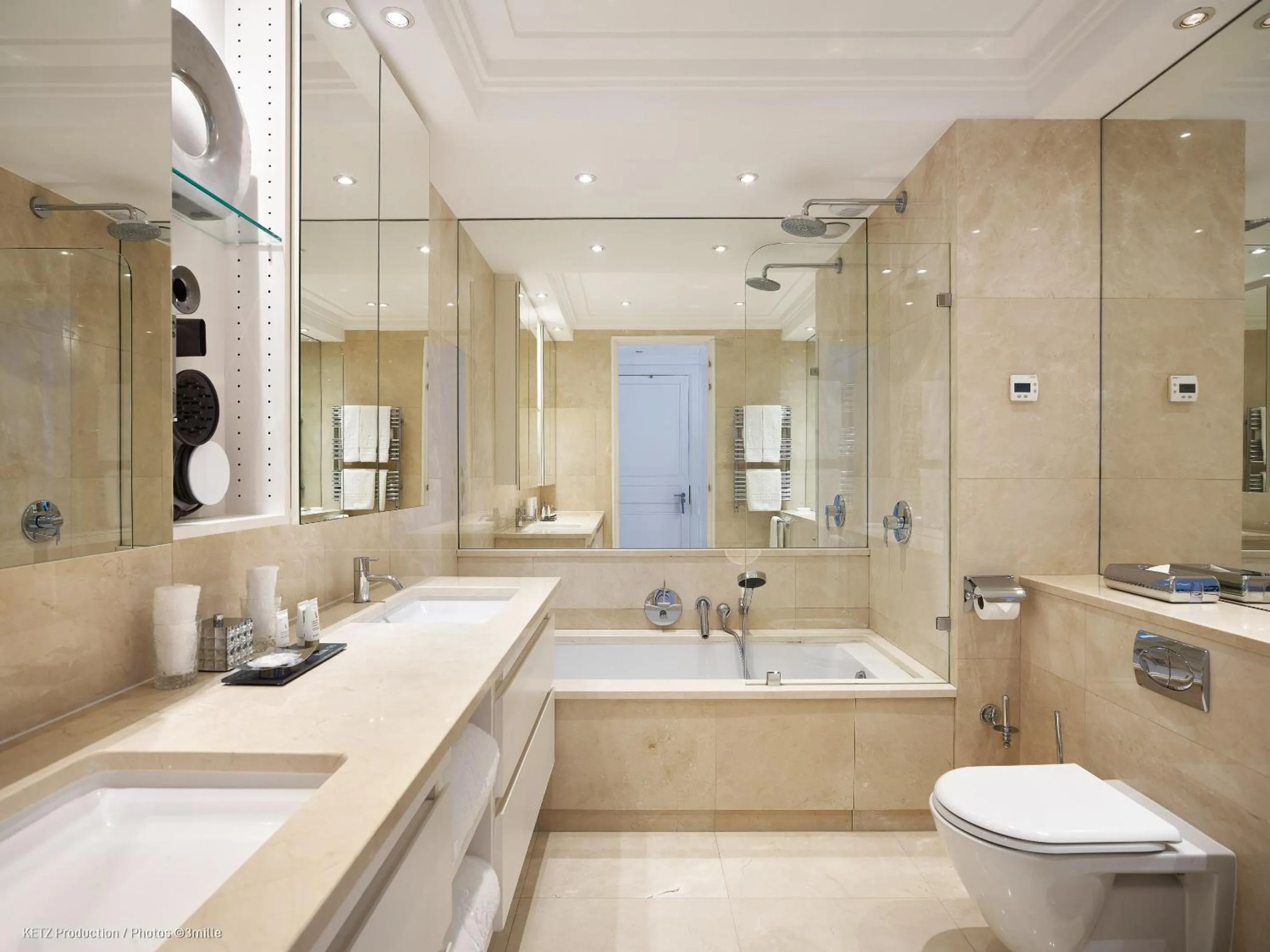 Bathroom in Hotel Cap Estel