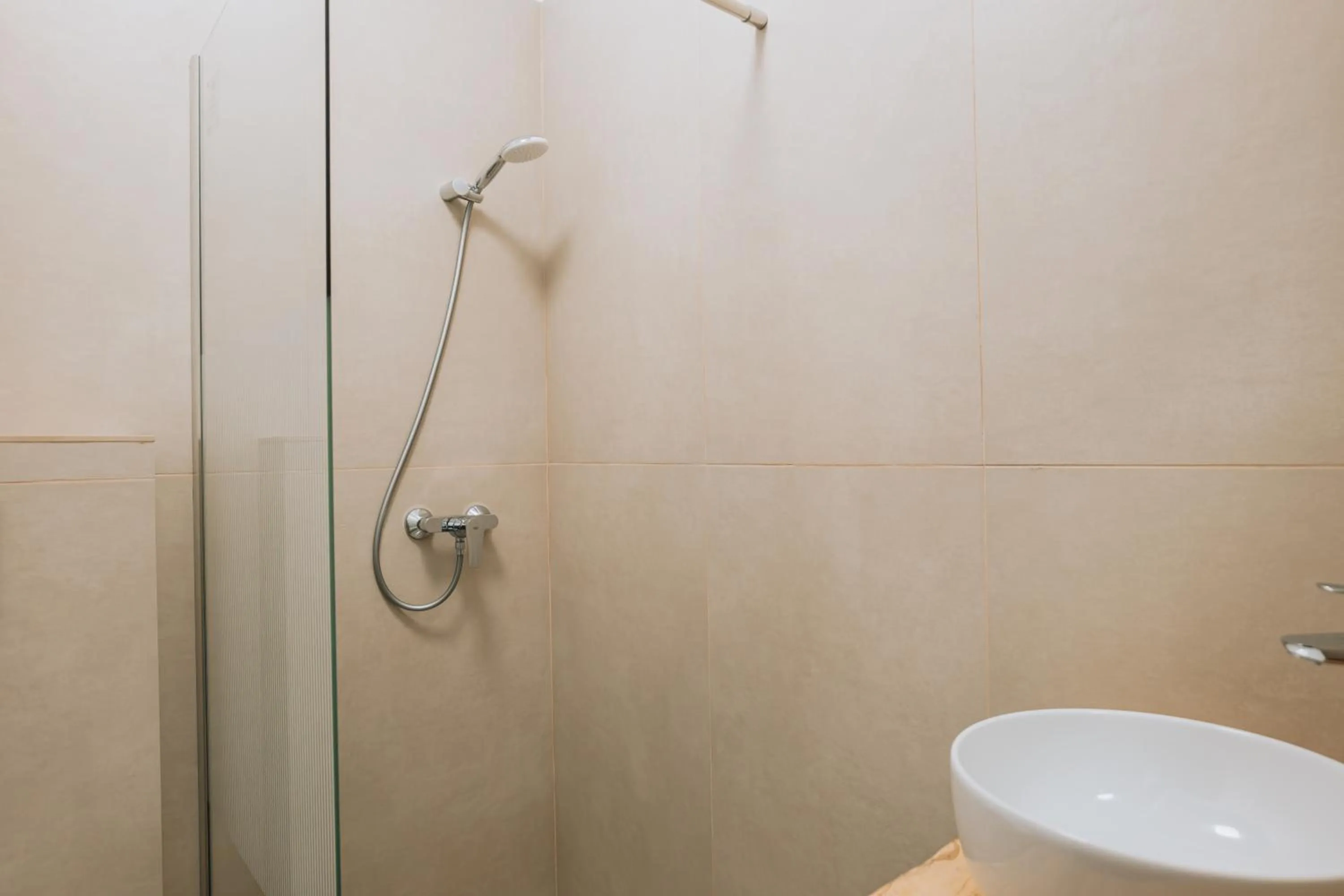 Bathroom in Suru Hotel & Restaurant