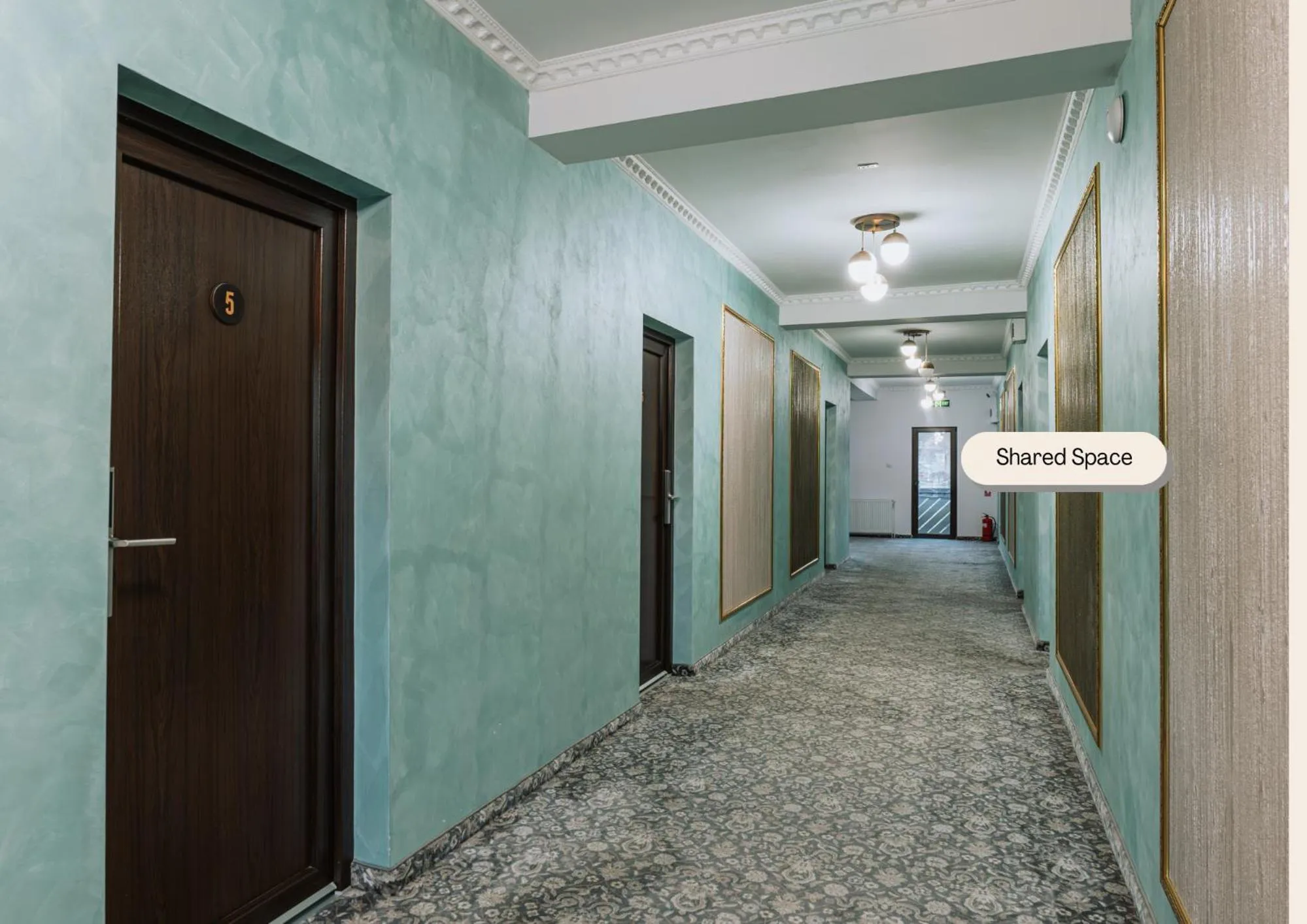 Lobby or reception in Suru Hotel & Restaurant