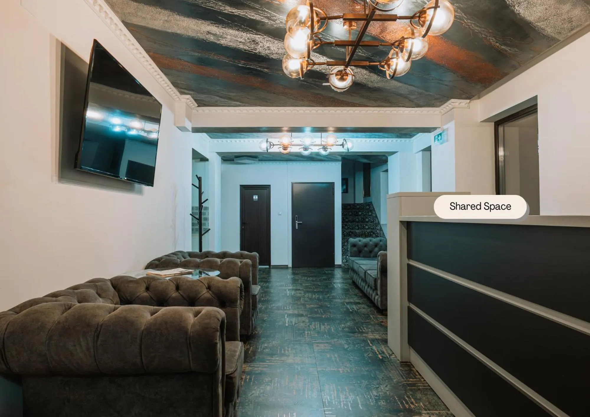 Lobby or reception in Suru Hotel & Restaurant