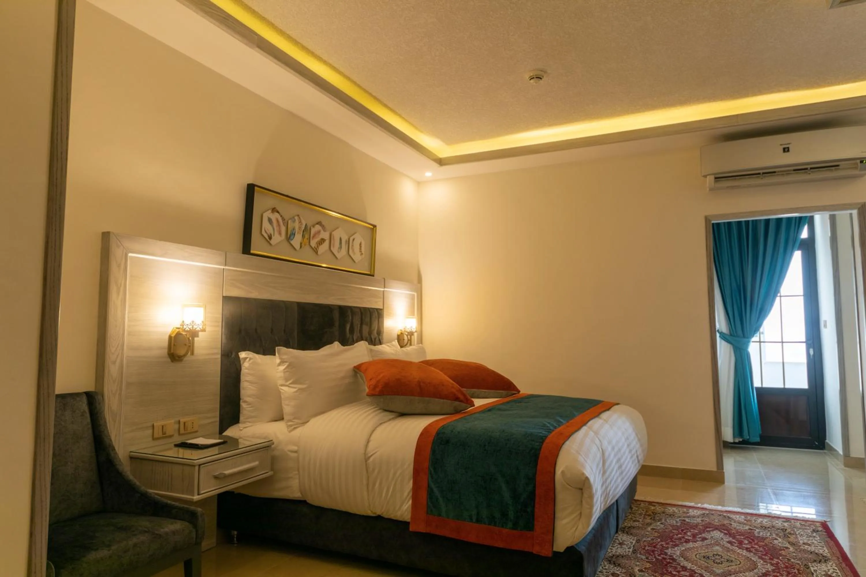 Photo of the whole room, Bed in Petra Canyon Hotel