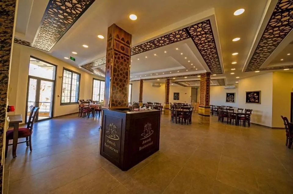 Restaurant/places to eat in Petra Canyon Hotel