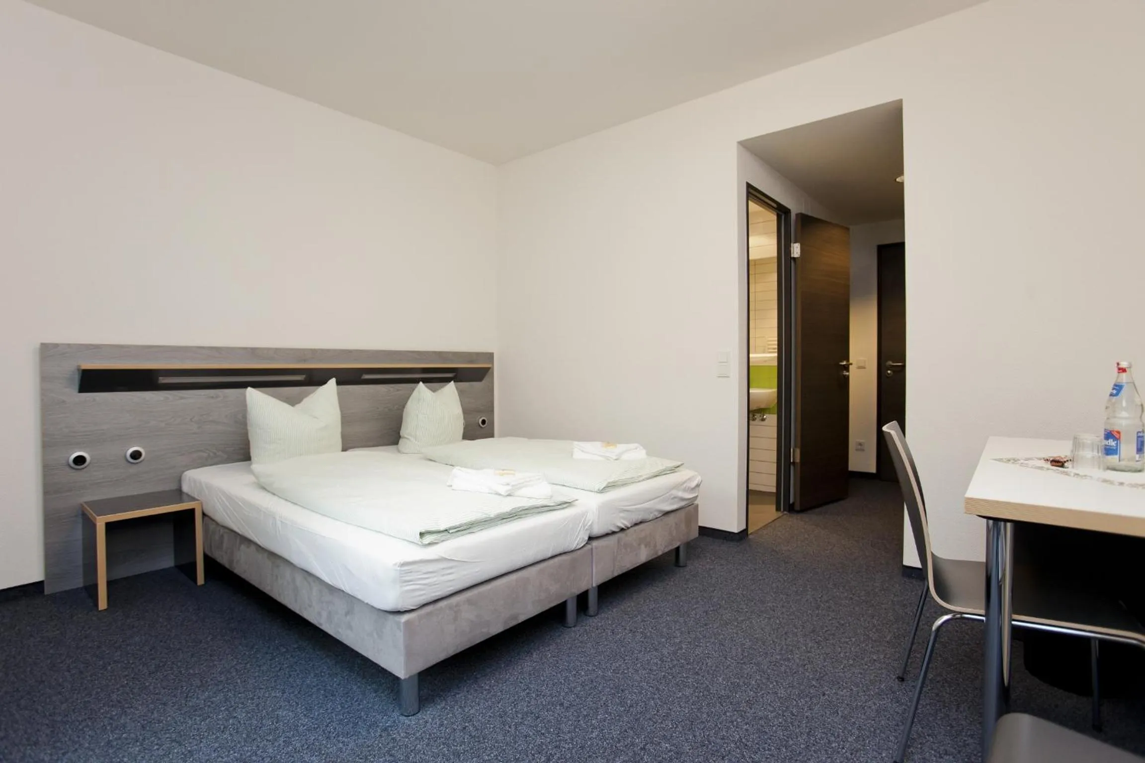 Bed in Jugendherberge Duisburg Sportpark