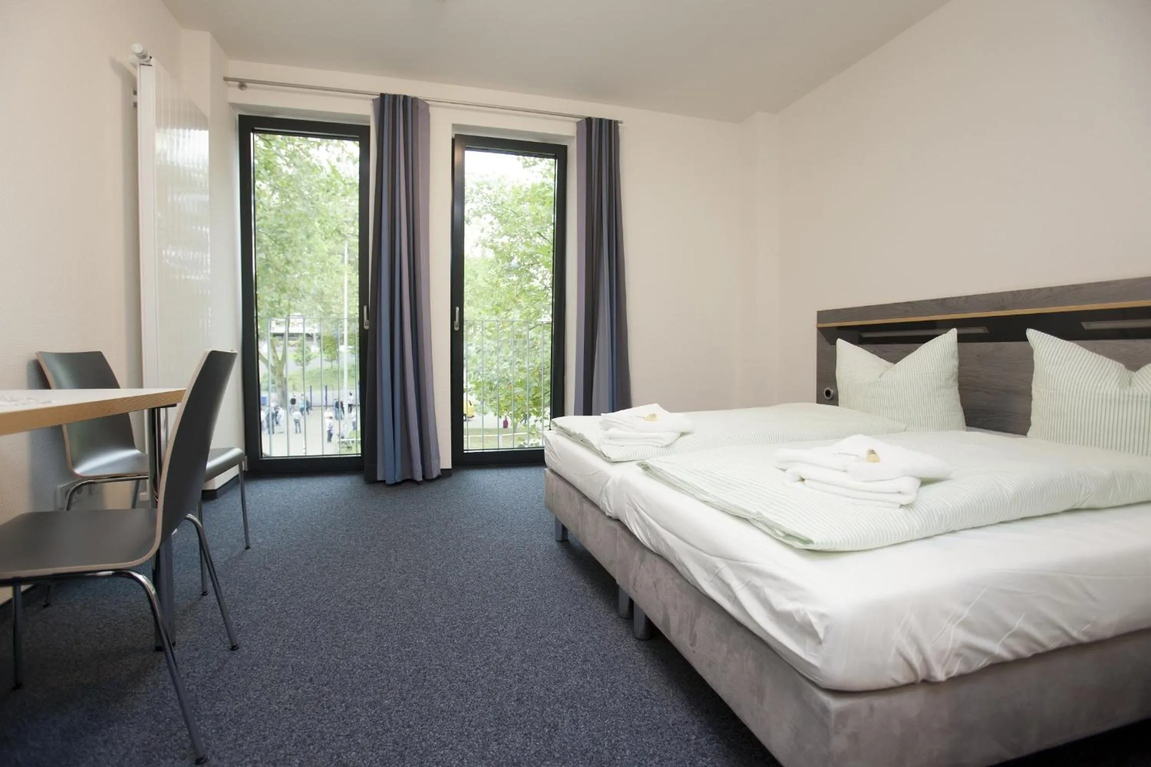 Bed in Jugendherberge Duisburg Sportpark