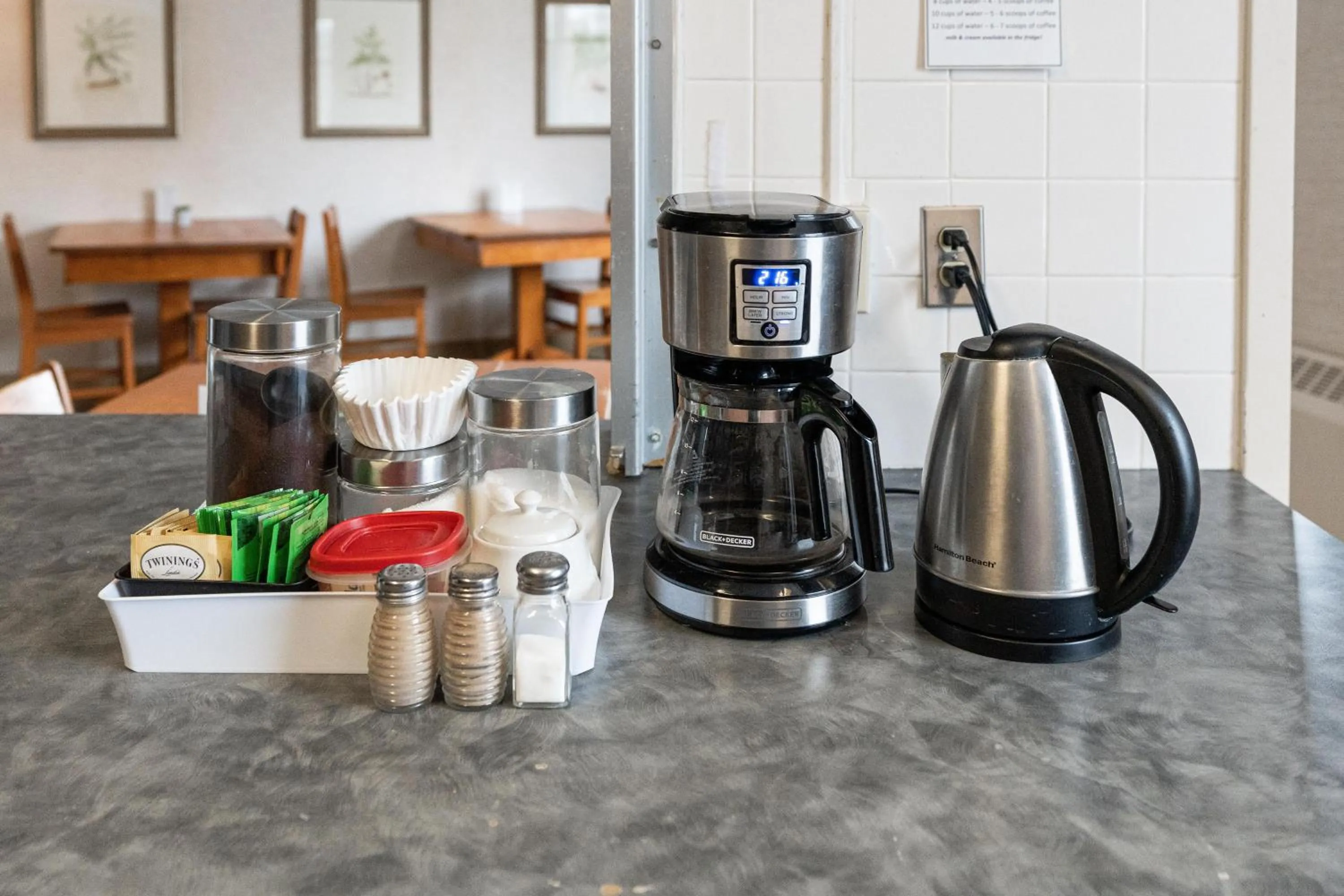 Coffee/tea facilities in Guest House on the Mount