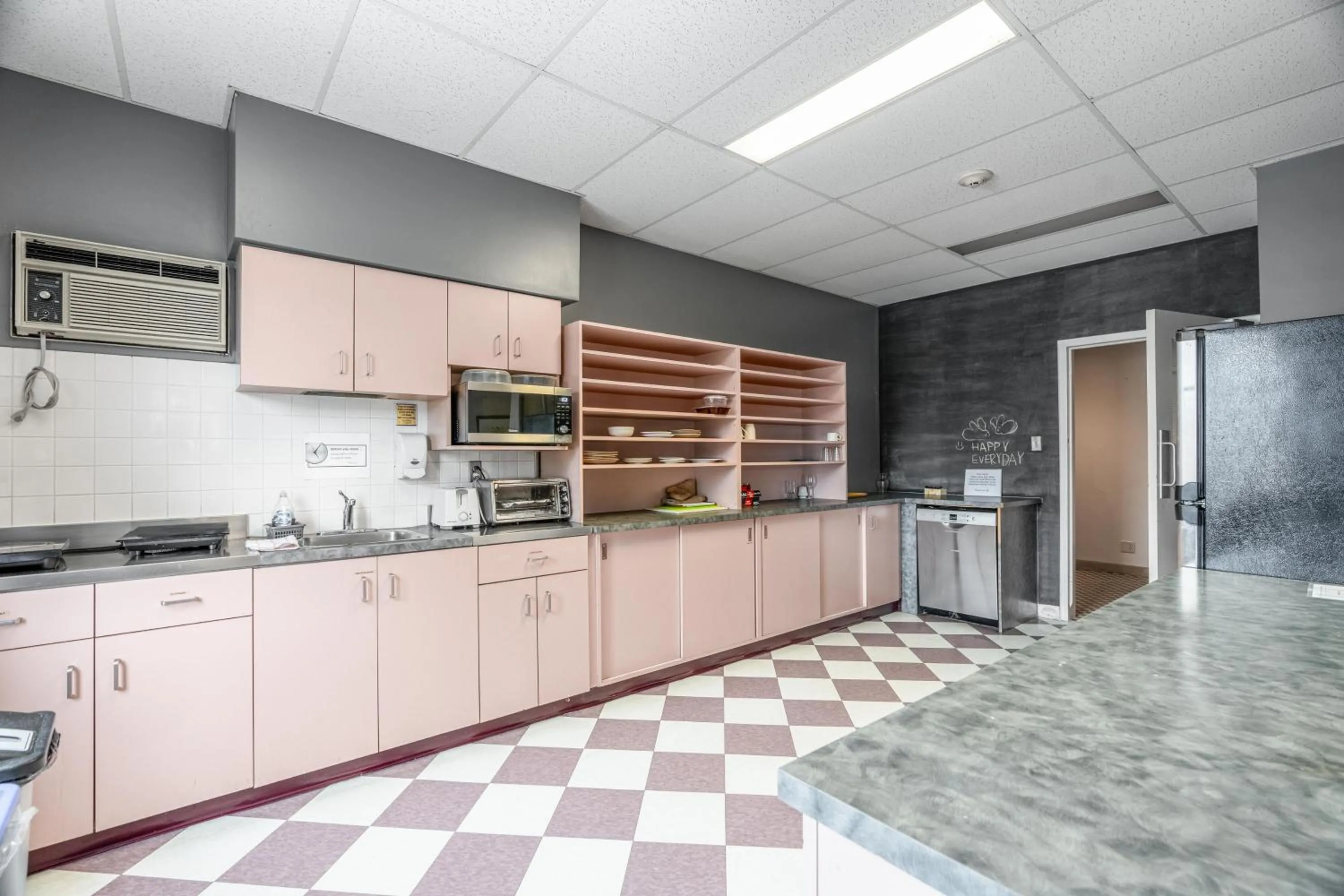 dishwasher in Guest House on the Mount