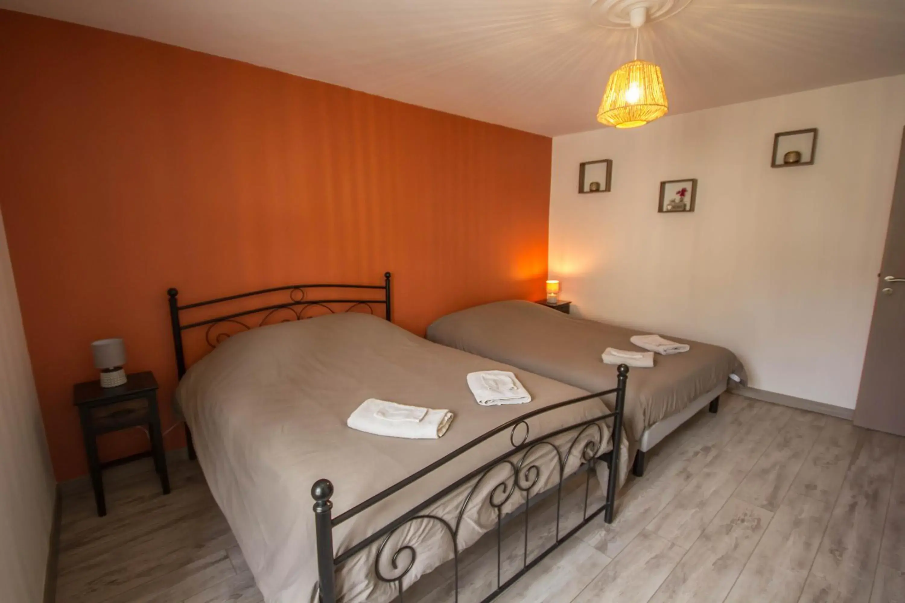 Quadruple Room with Private Bathroom in Les chambres touristique Juléa Quadruple Room with Private Bathroom in Les chambres touristique Juléa