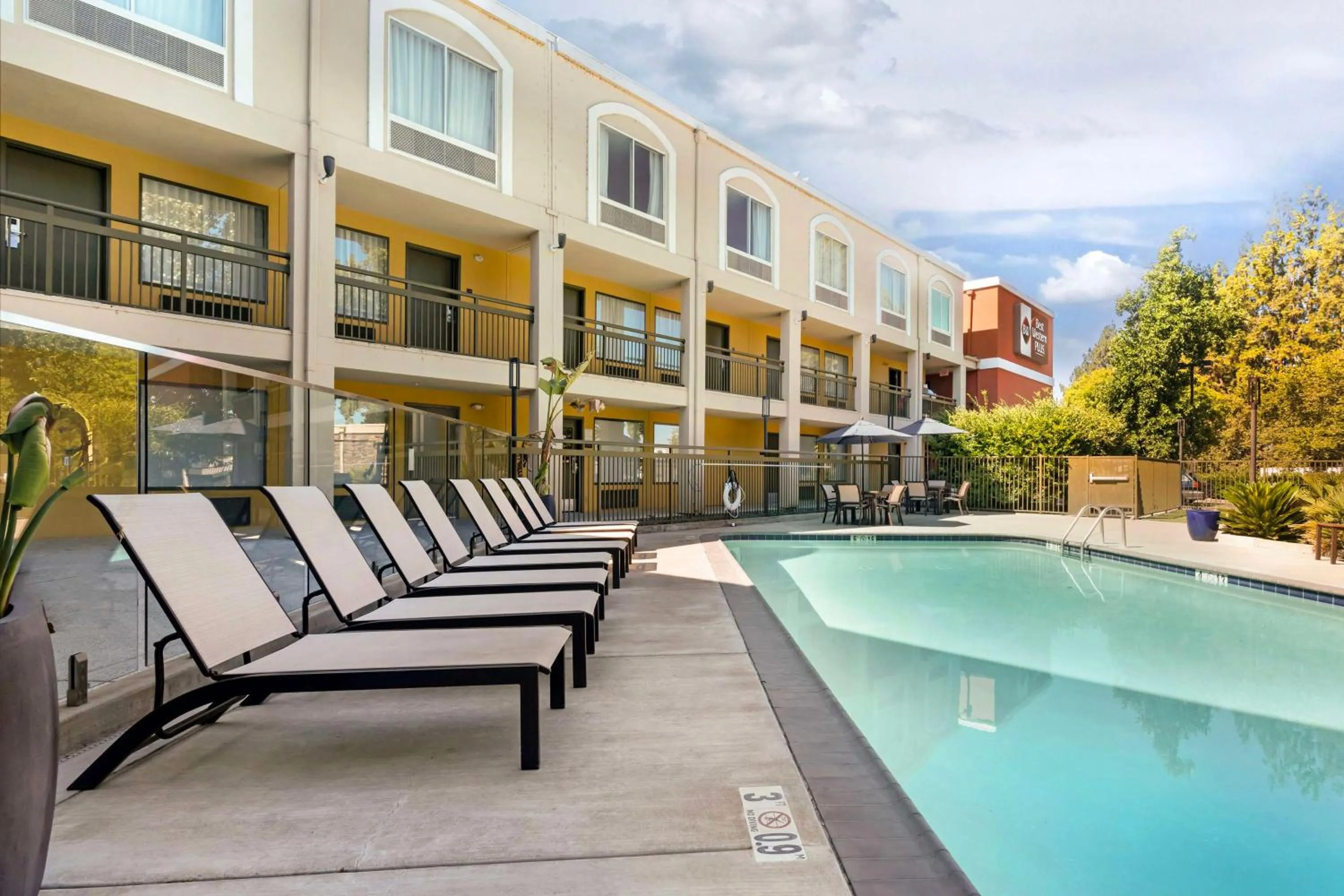 Pool view in Best Western Plus Rancho Cordova Inn