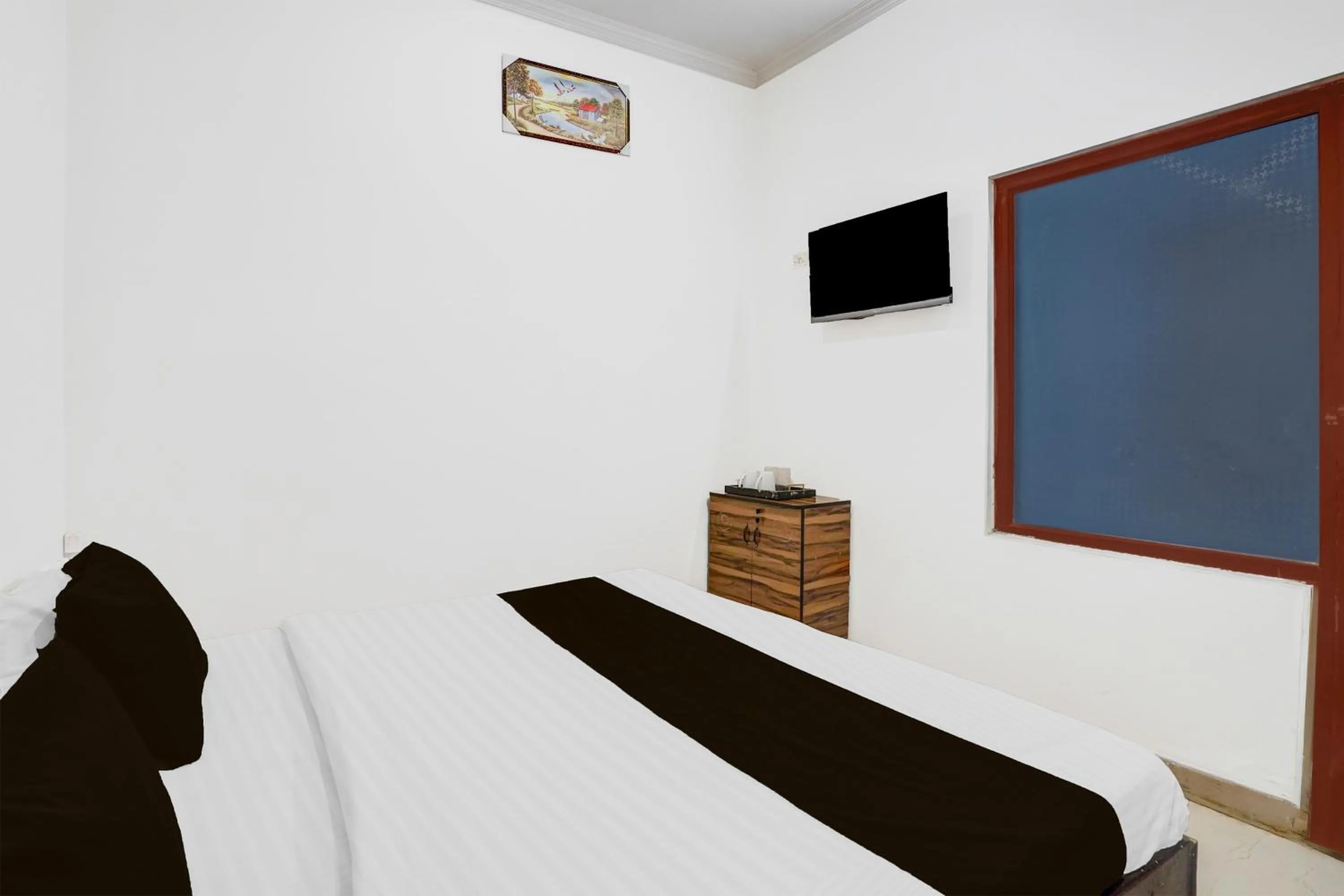 Bedroom, Bed in Hotel O Shilpgram Taj Mahal East Gate