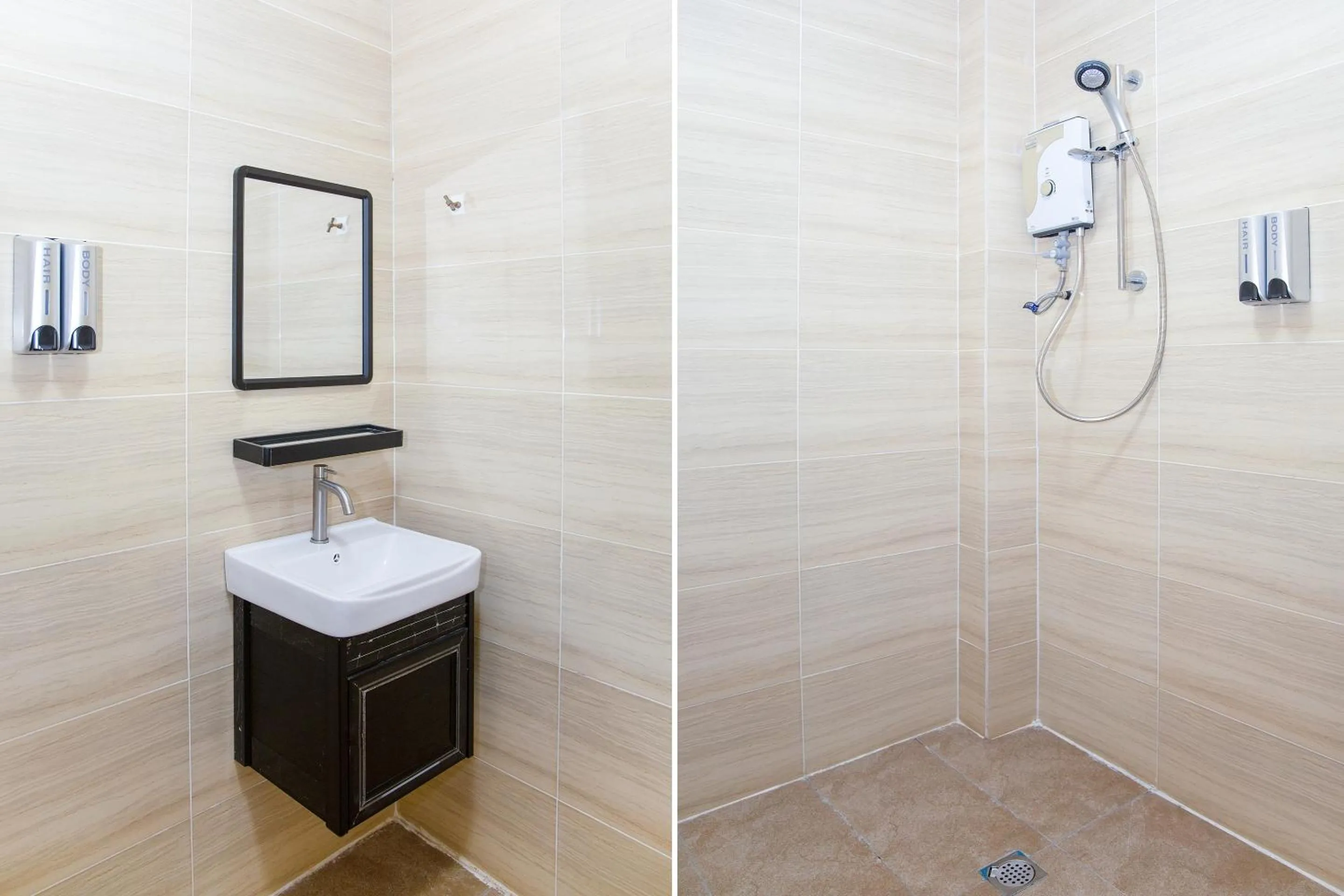 Bathroom in Capital O 90406 Mirani Hotel