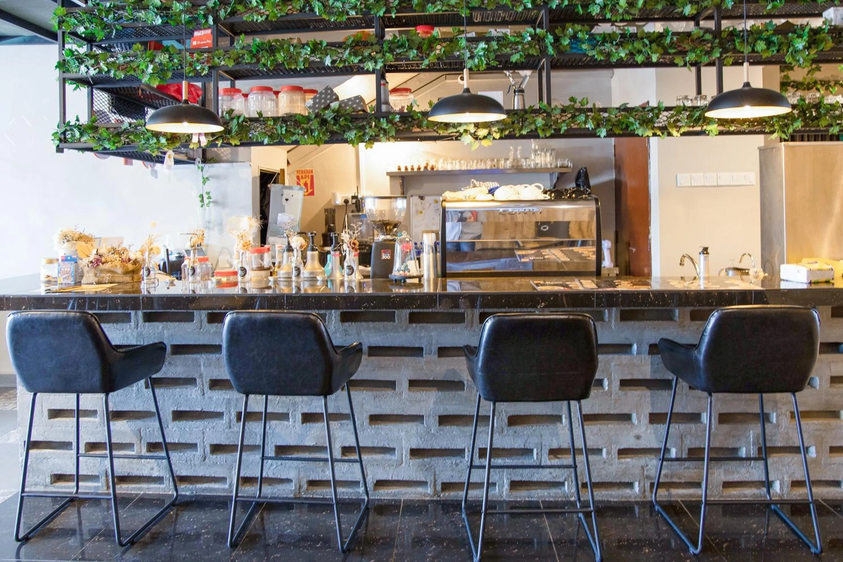 Lobby or reception in Capital O 90406 Mirani Hotel