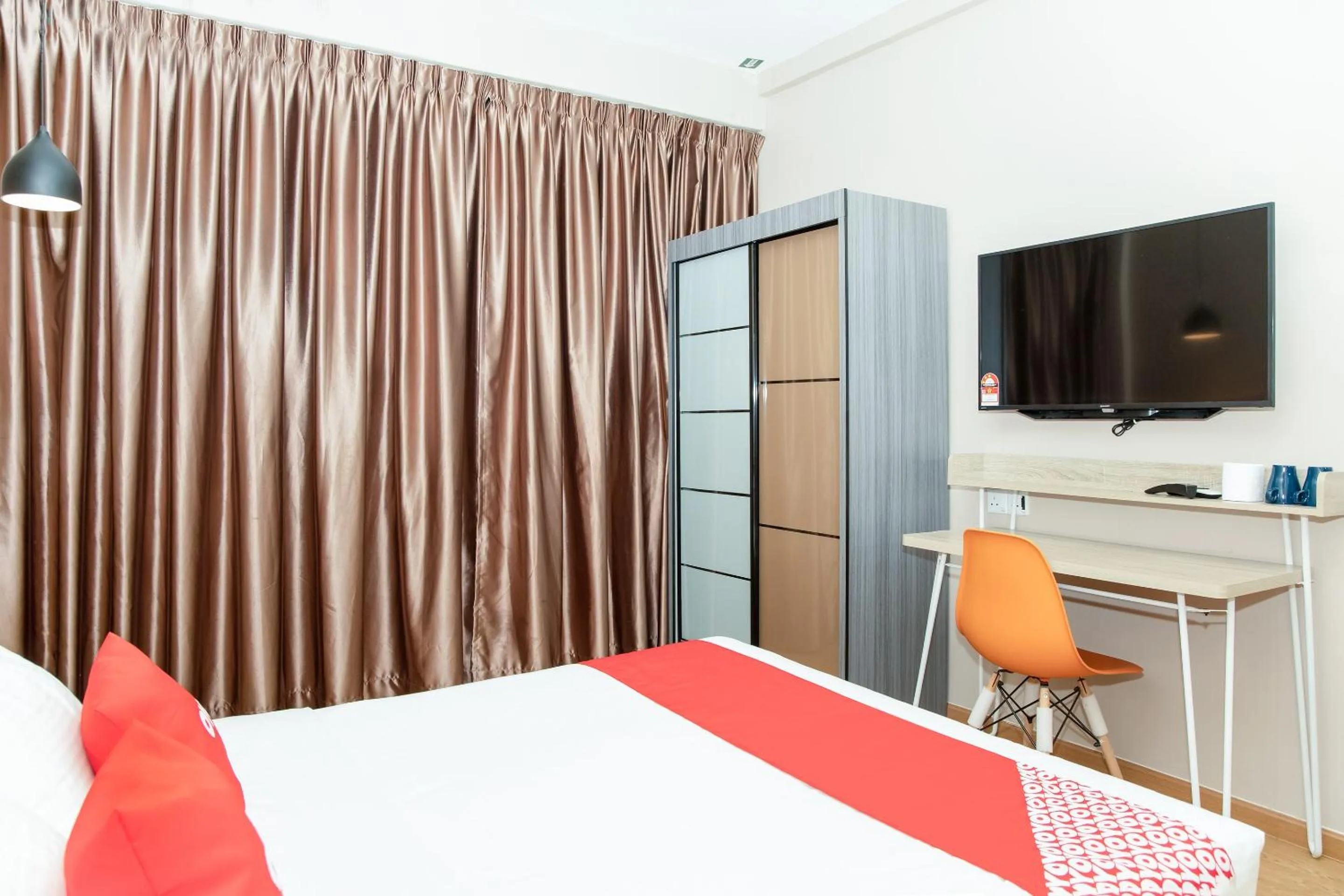 Bedroom, Bed in Capital O 90406 Mirani Hotel