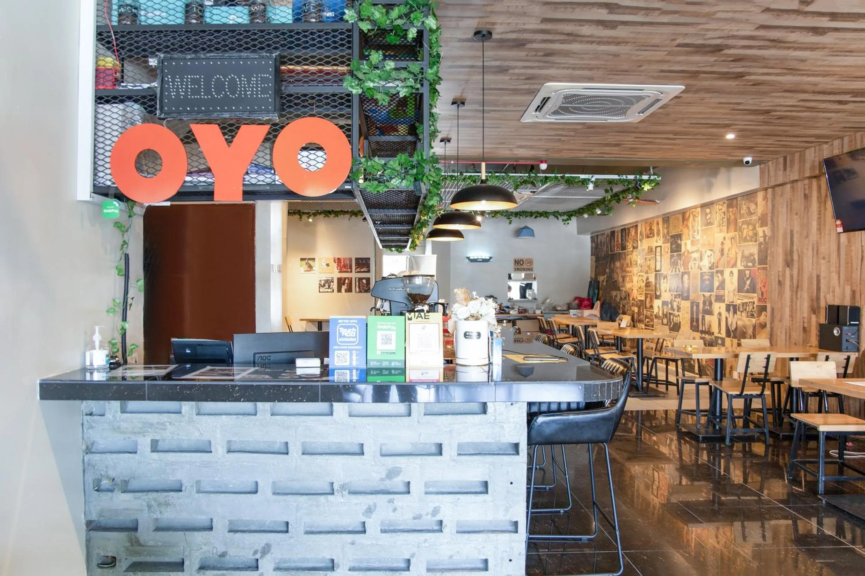 Lobby or reception in Capital O 90406 Mirani Hotel