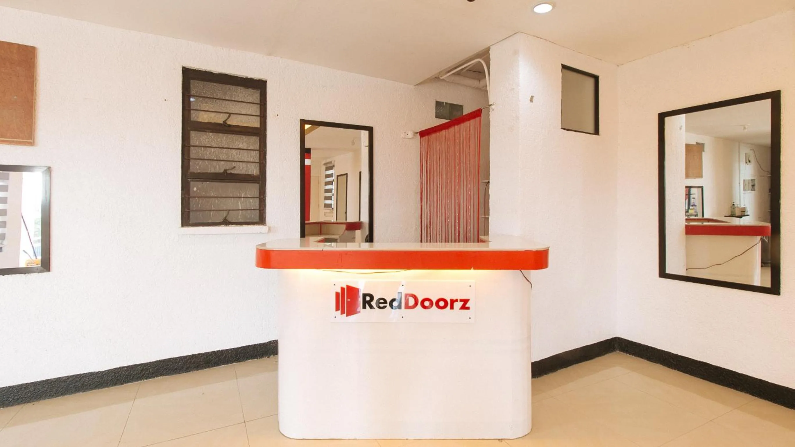 Lobby or reception in RedDoorz @ Shukran Rentals OPC Pampanga