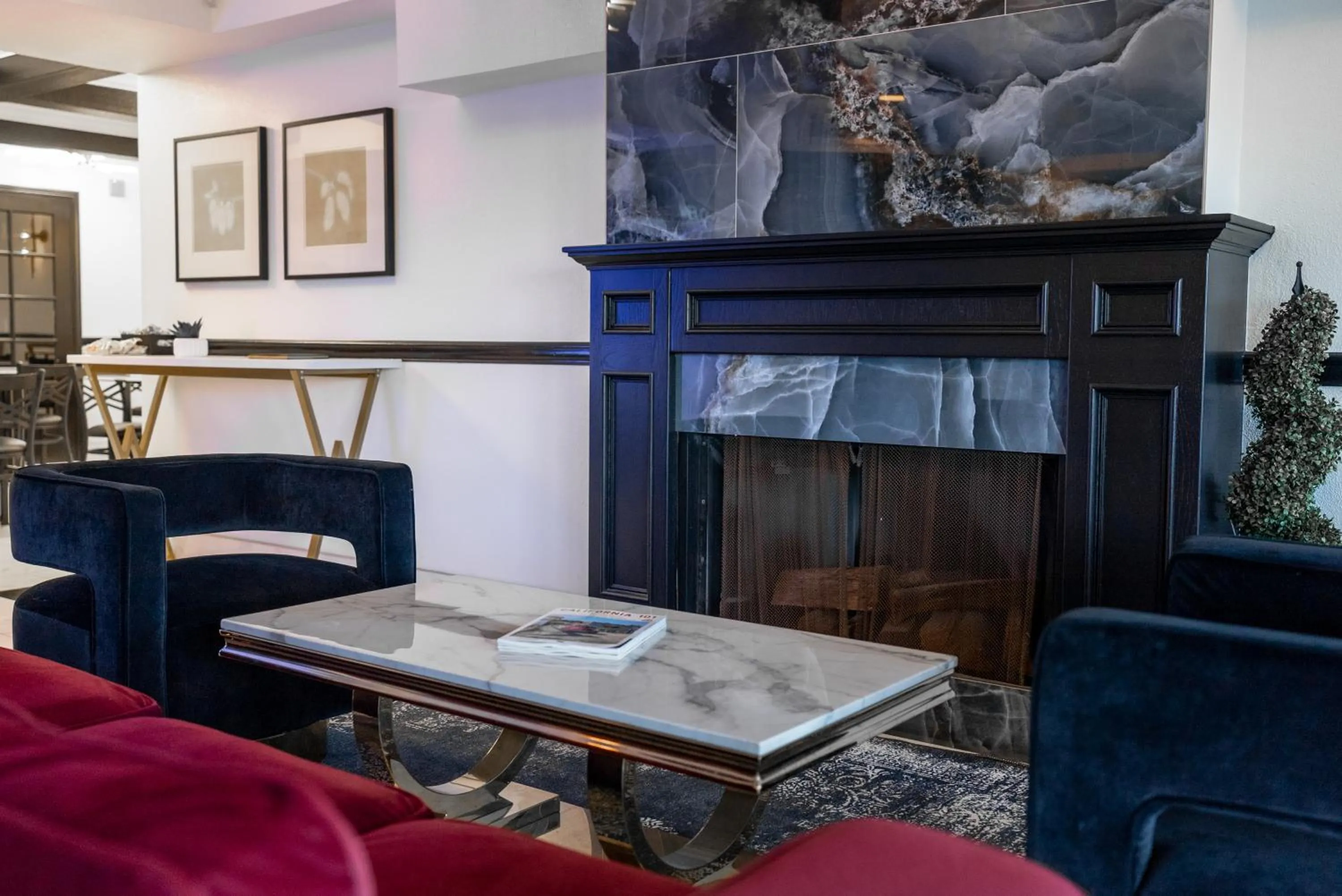 Lobby or reception in Ascot Suites Morro Bay