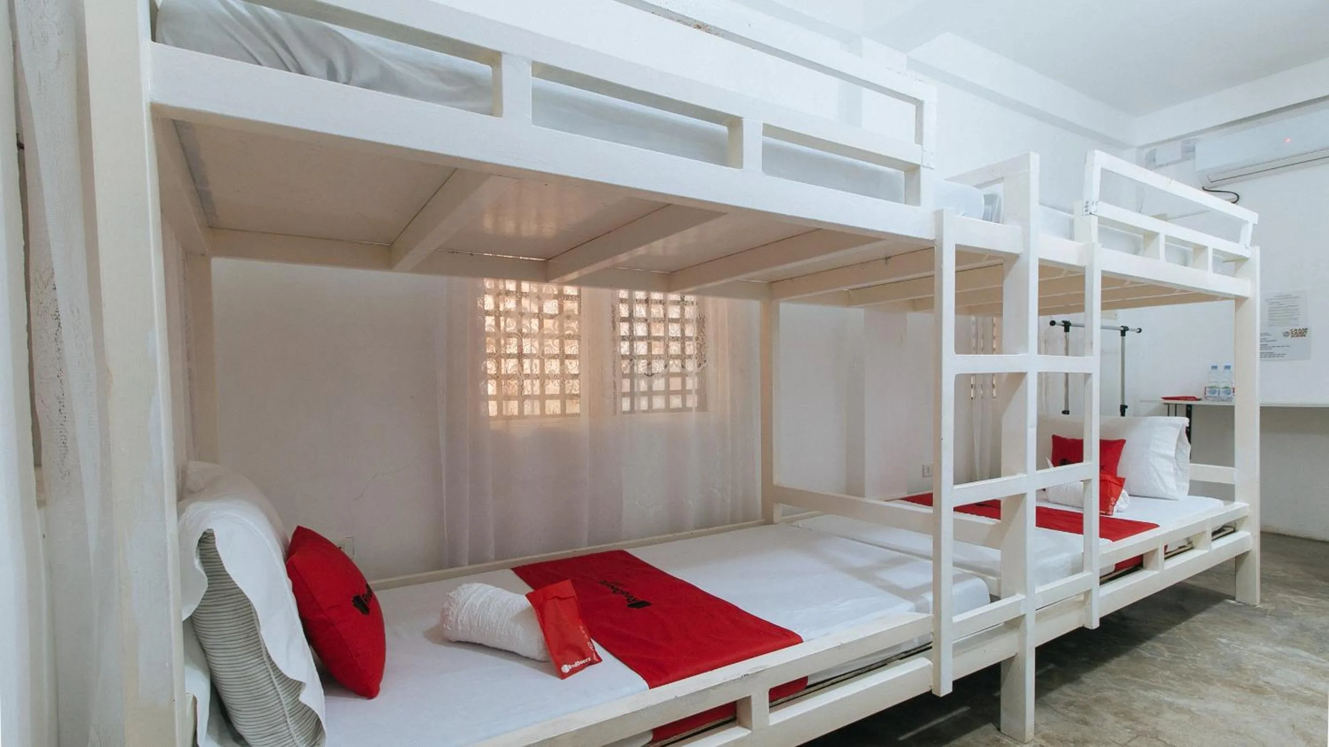 Bed in RedDoorz @ Camp Saint John Hotel La Union
