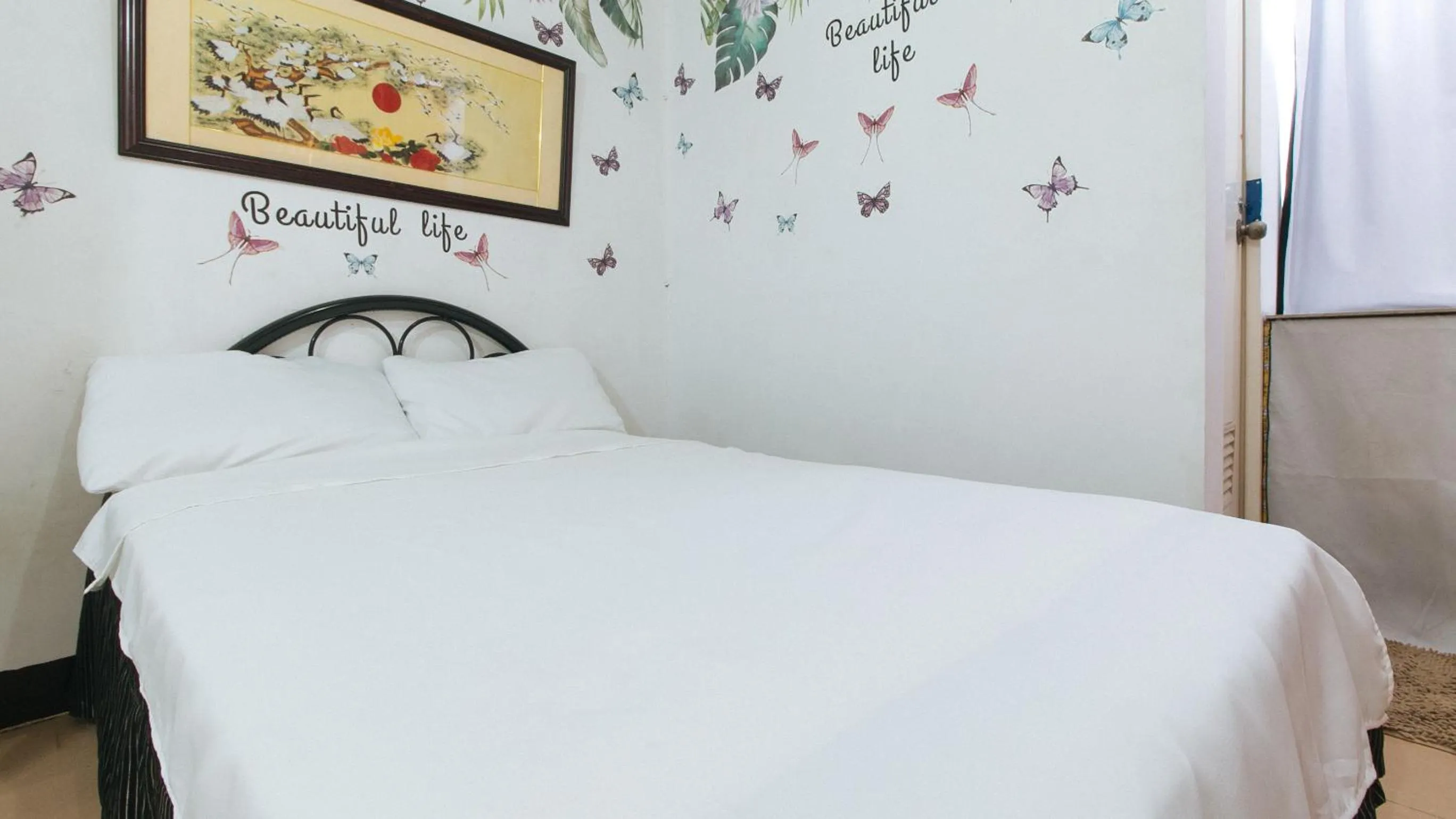 Bedroom in Cristian Jay Dormitory by RedDoorz