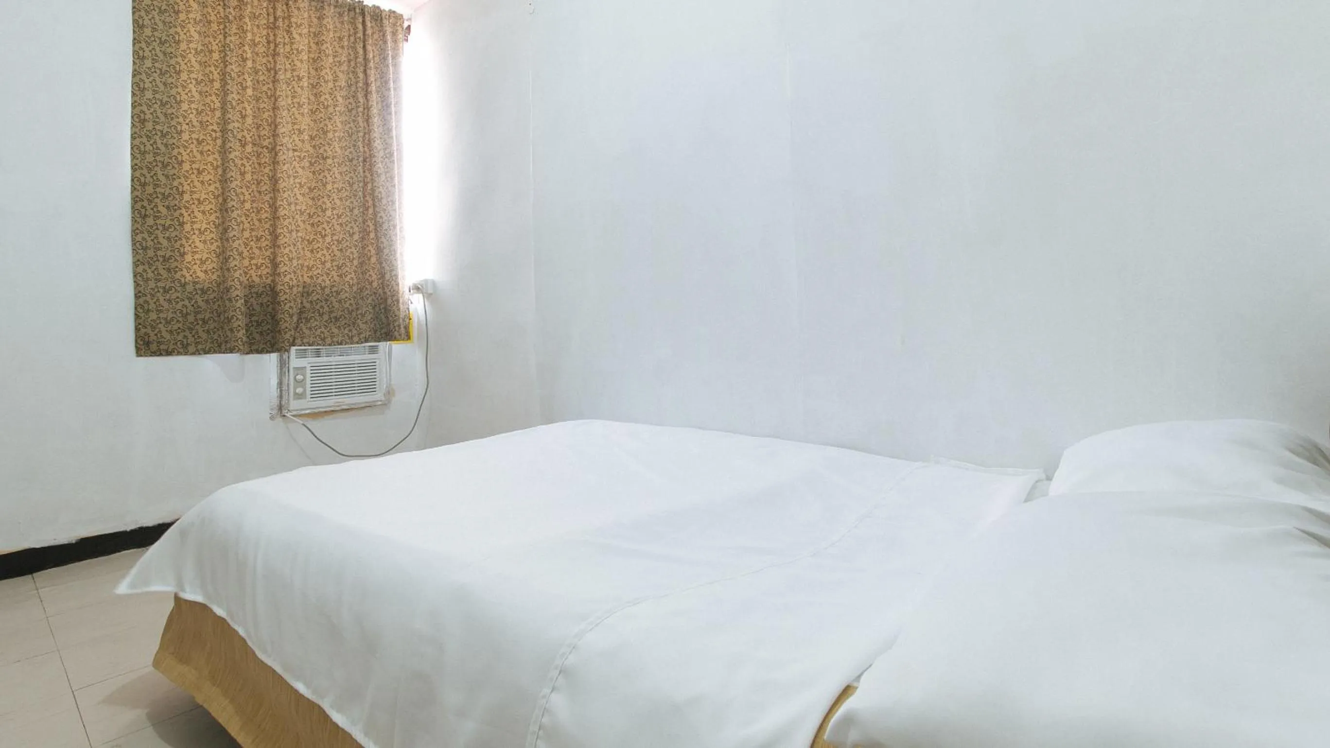 Photo of the whole room in Cristian Jay Dormitory by RedDoorz