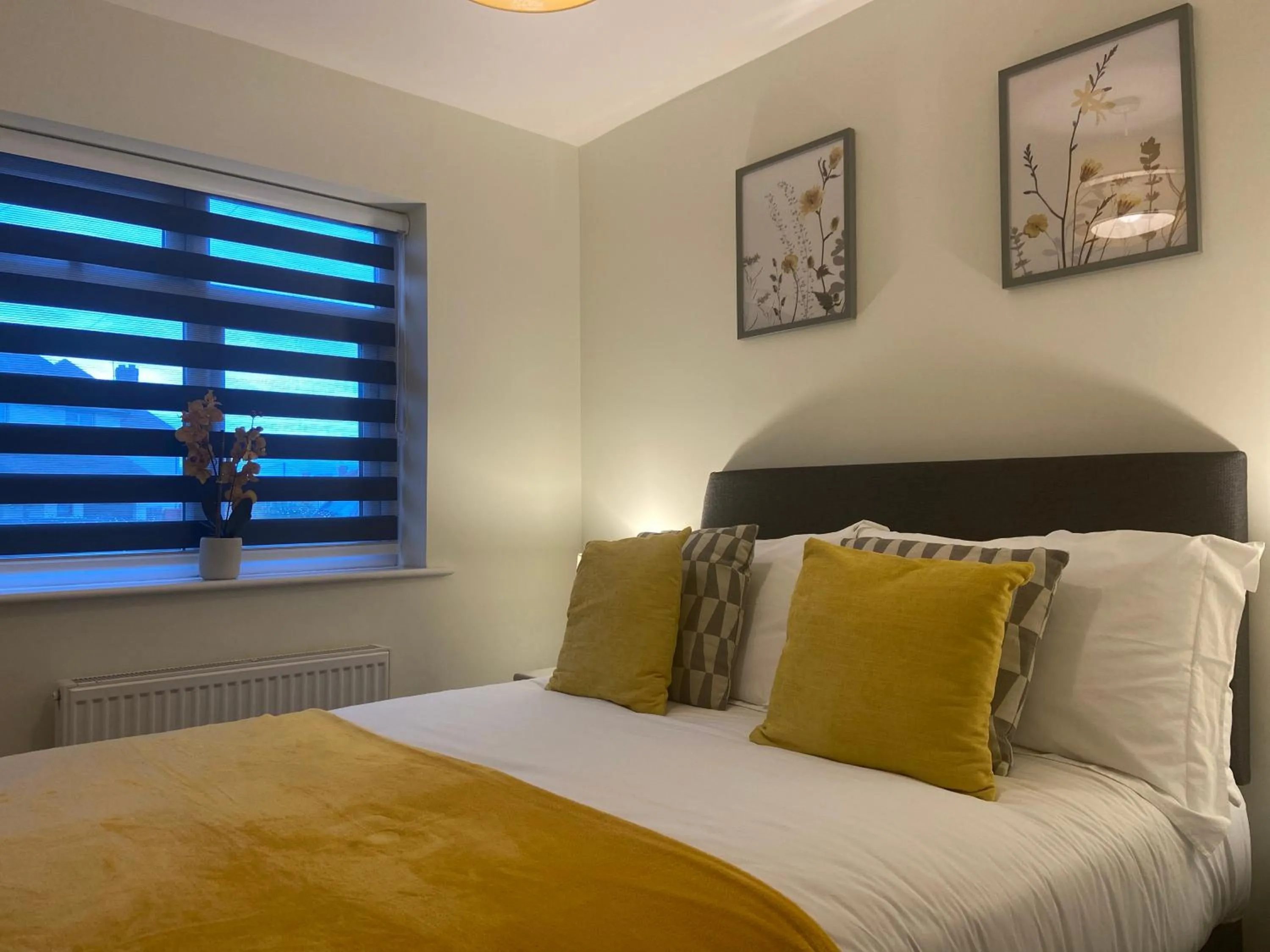 Bedroom in Gladstone Apartments by Bluebell Rooms