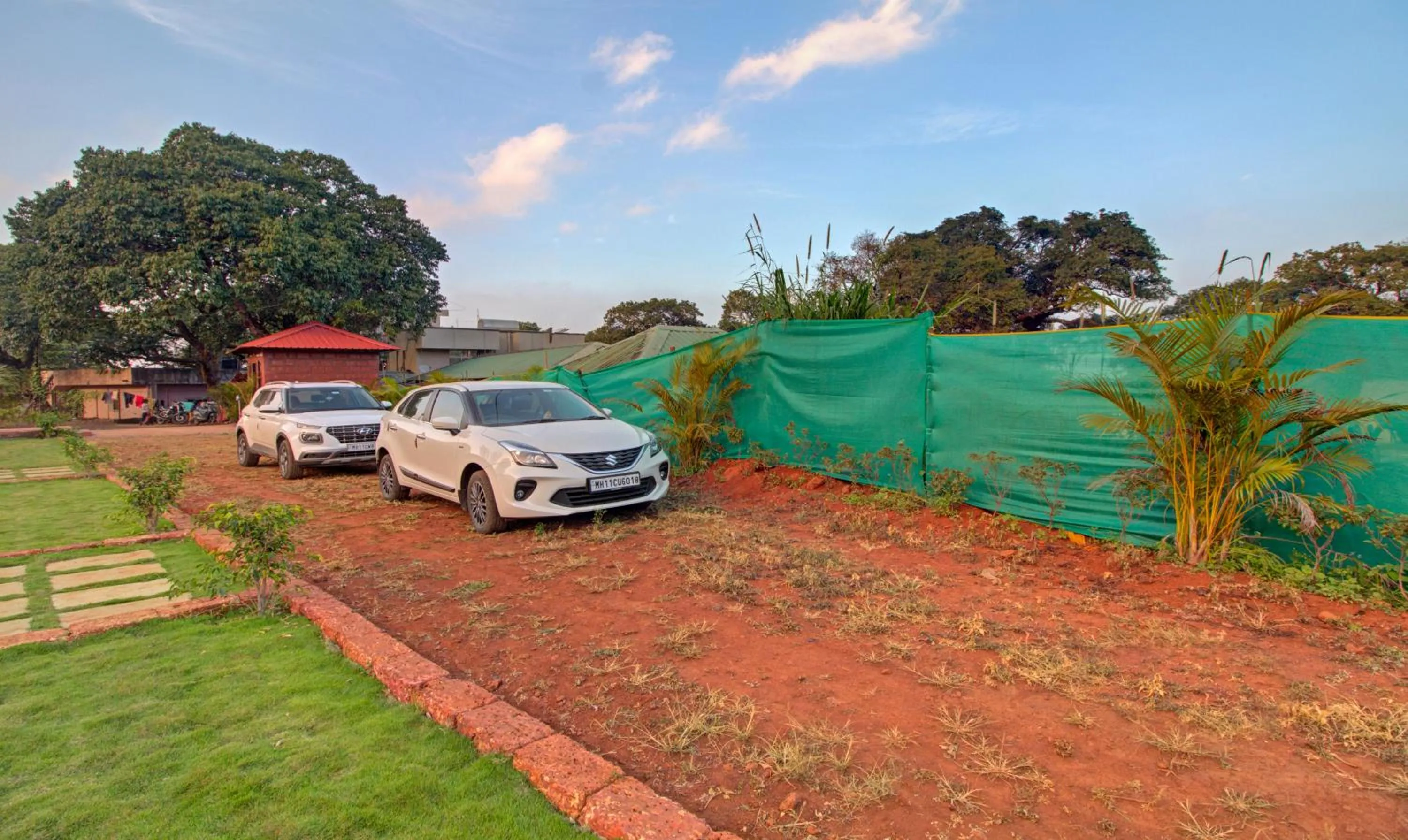 Parking in Treebo Nakshatra Cottages Mahabaleshwar