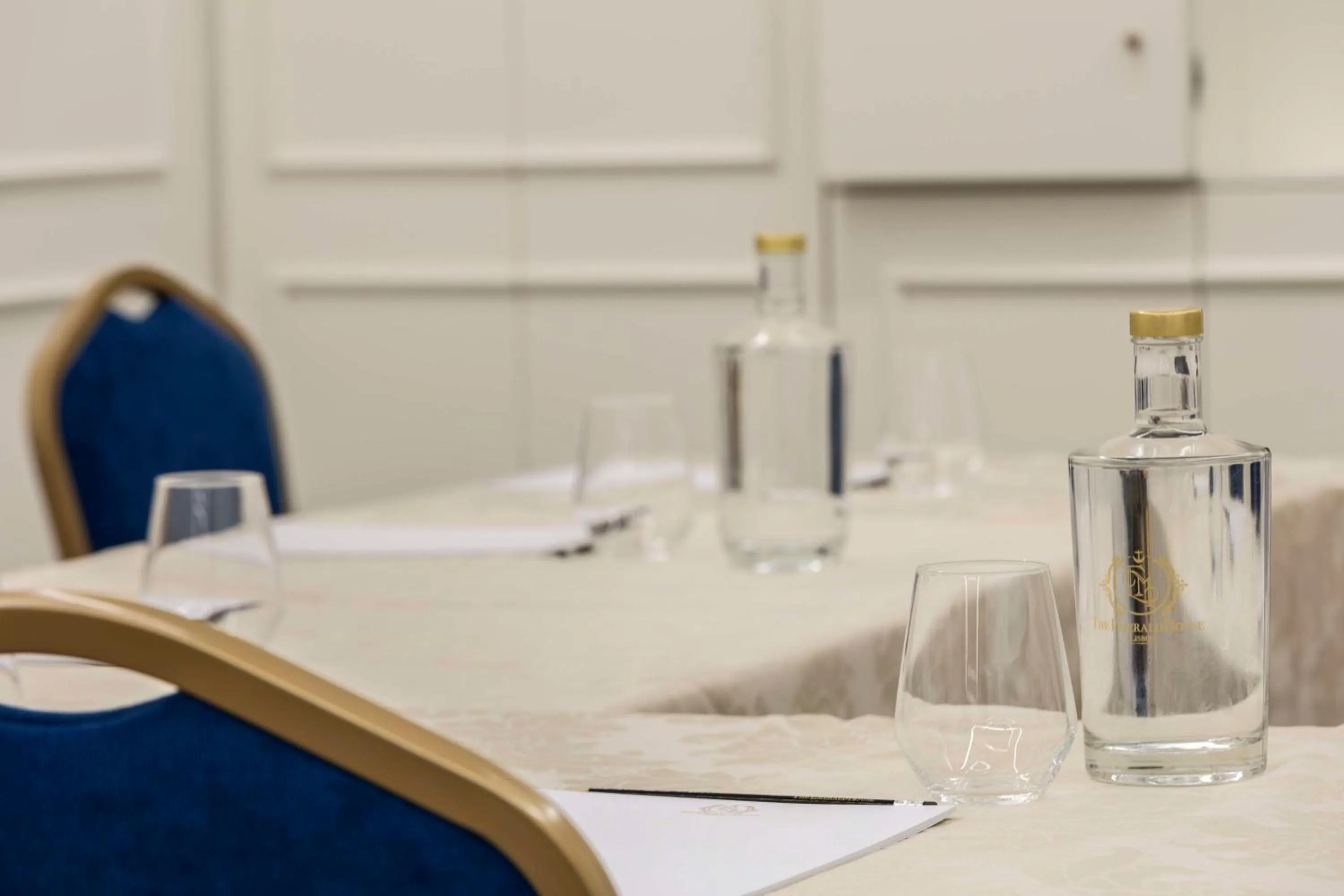 Meeting/conference room in The Emerald House Lisbon - Curio Collection By Hilton