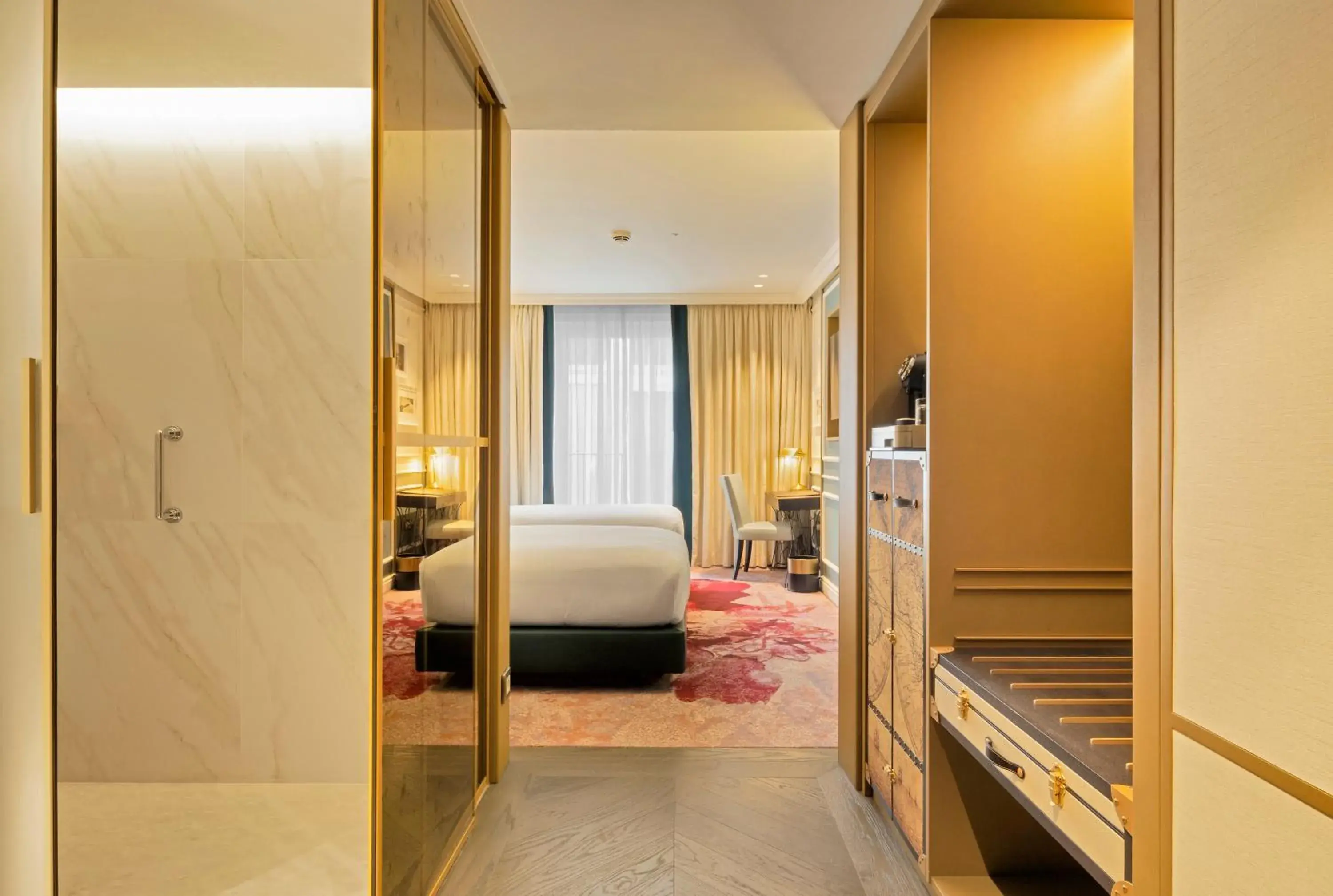 Deluxe Twin Room in The Emerald House Lisbon - Curio Collection By Hilton Deluxe Twin Room in The Emerald House Lisbon - Curio Collection By Hilton