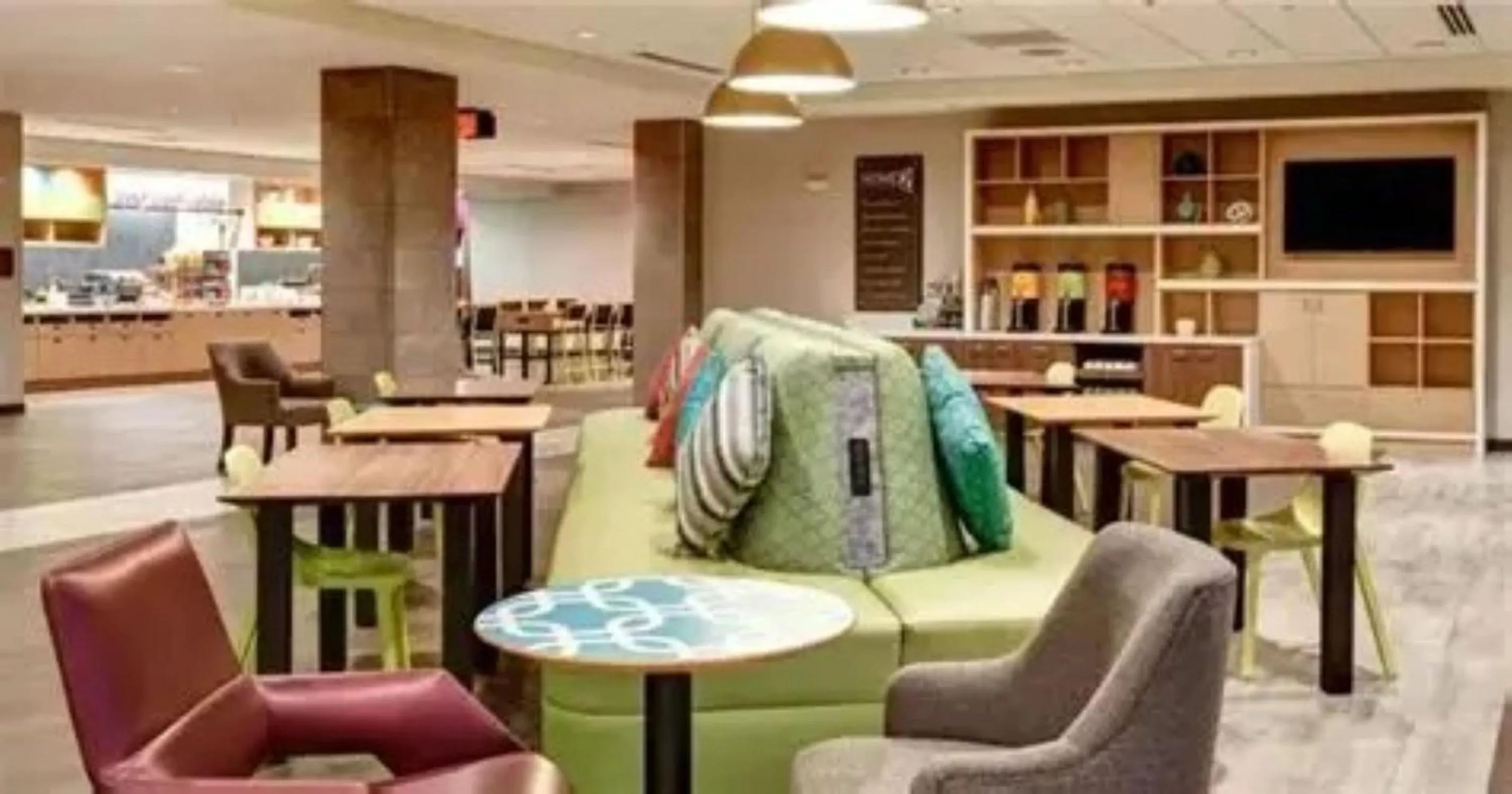 Communal lounge/ TV room in Home2 Suites By Hilton Hayward