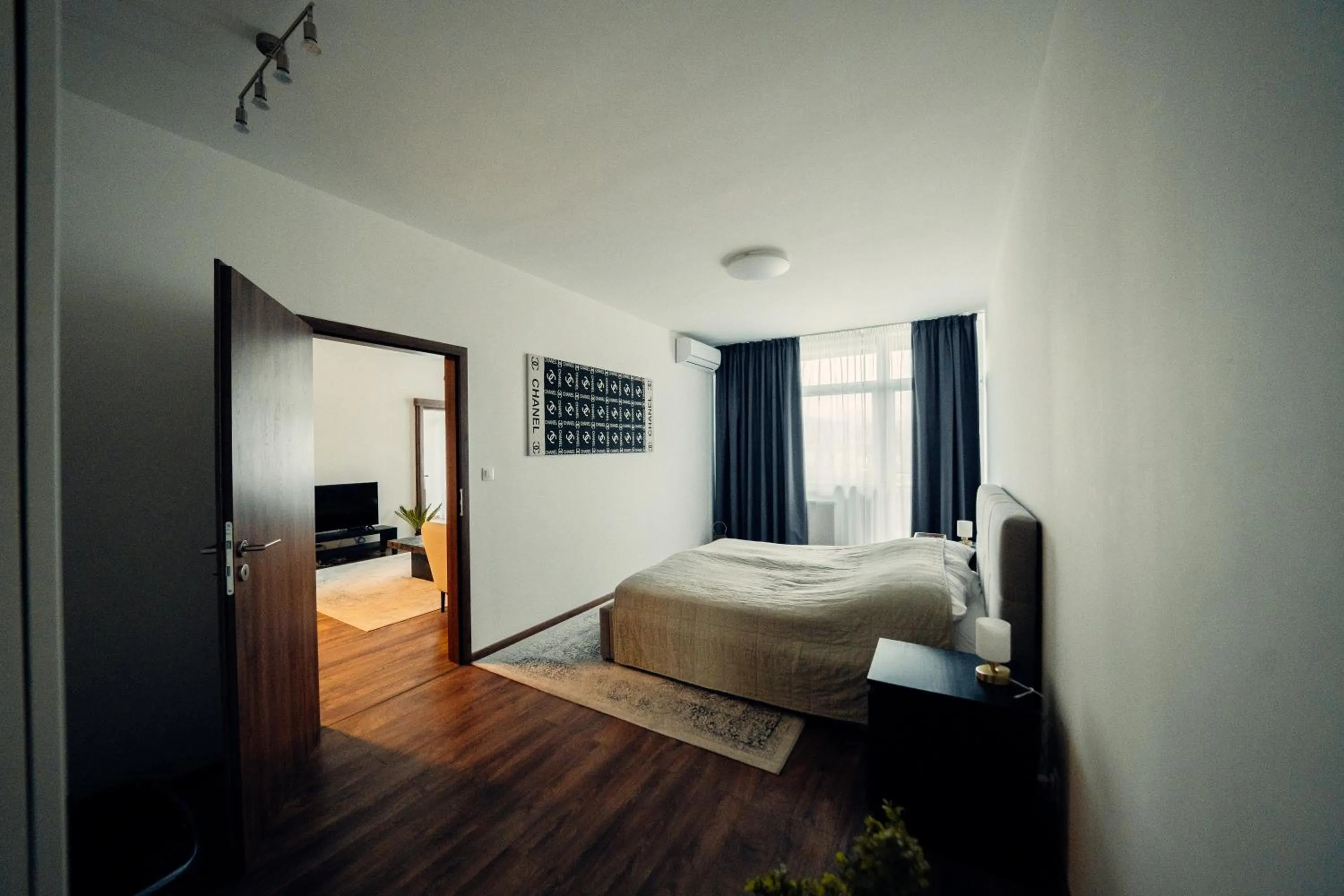 Bed in TIFFANY Apartment Hotel