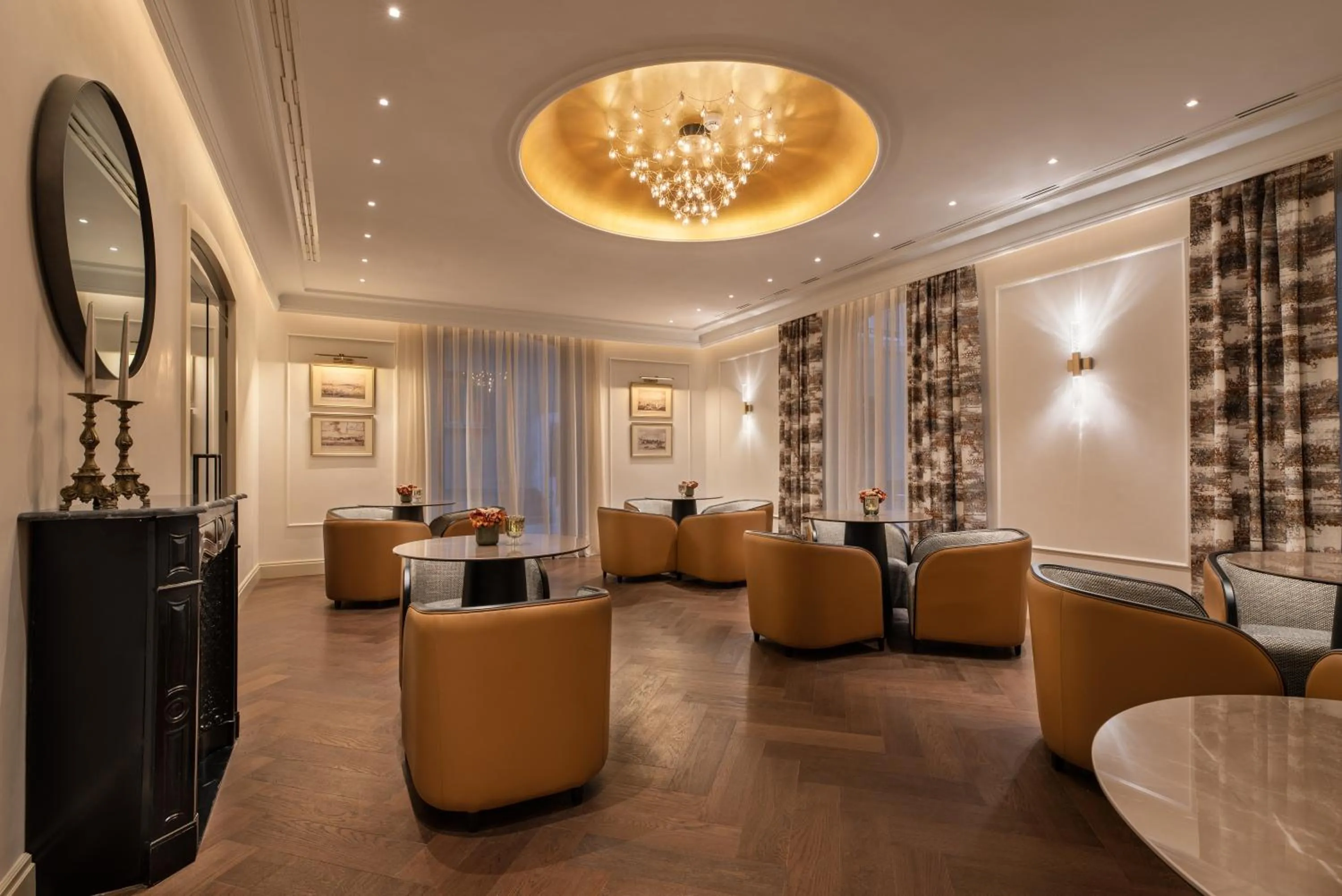 Communal lounge/ TV room in Áurea Casa Palacio Sagasta by Eurostars Hotel Company