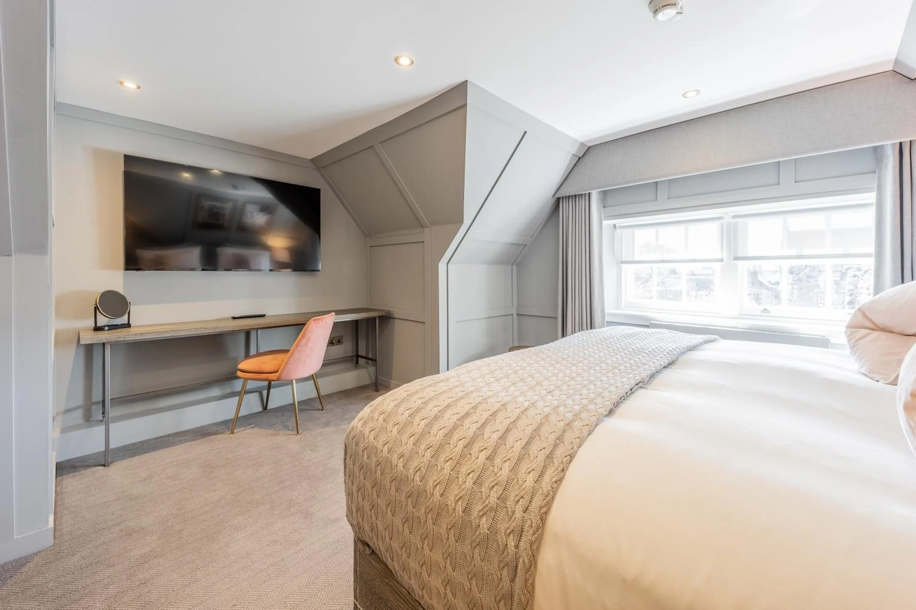 Bedroom, Bed in No1 Apartments St Andrews - South Street