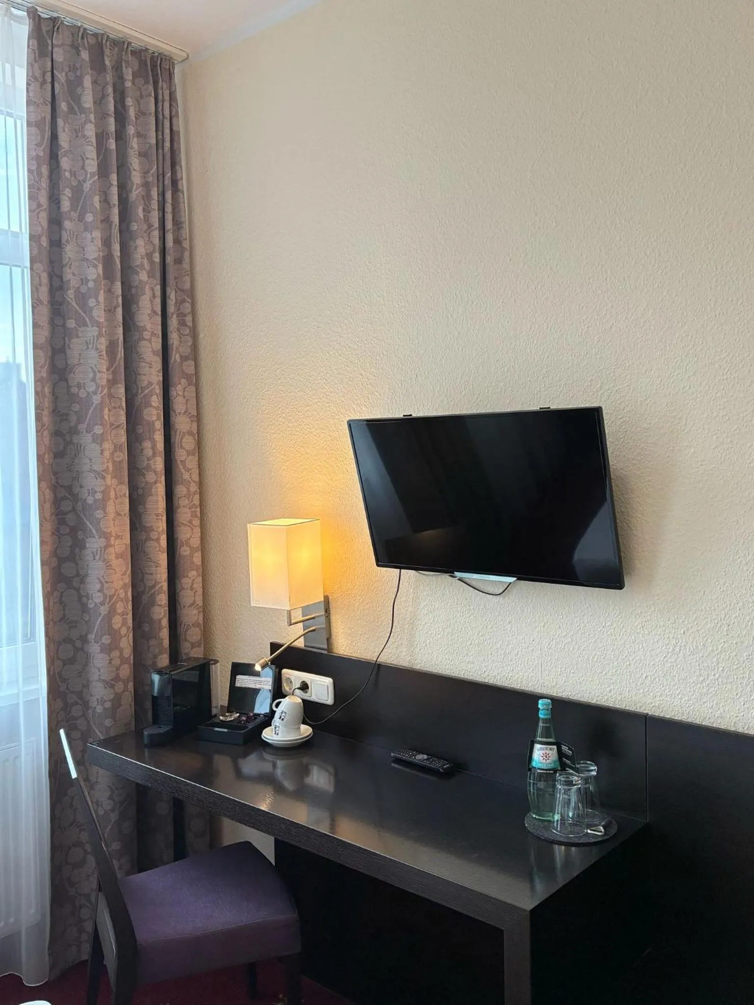 Photo of the whole room in SleepBEEONE Wilhelmshaven