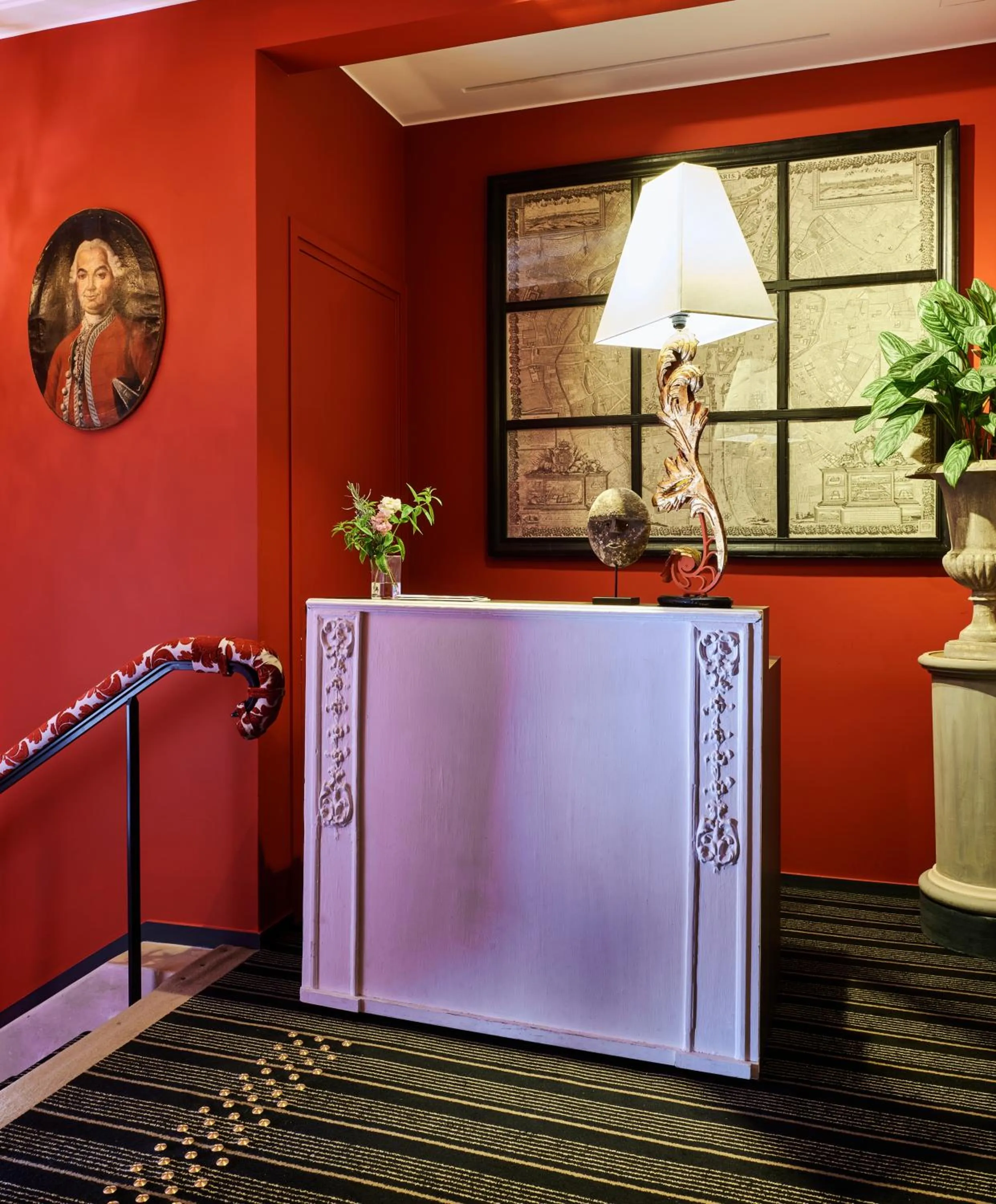 concierge in Maison Boissière BARNES Residences