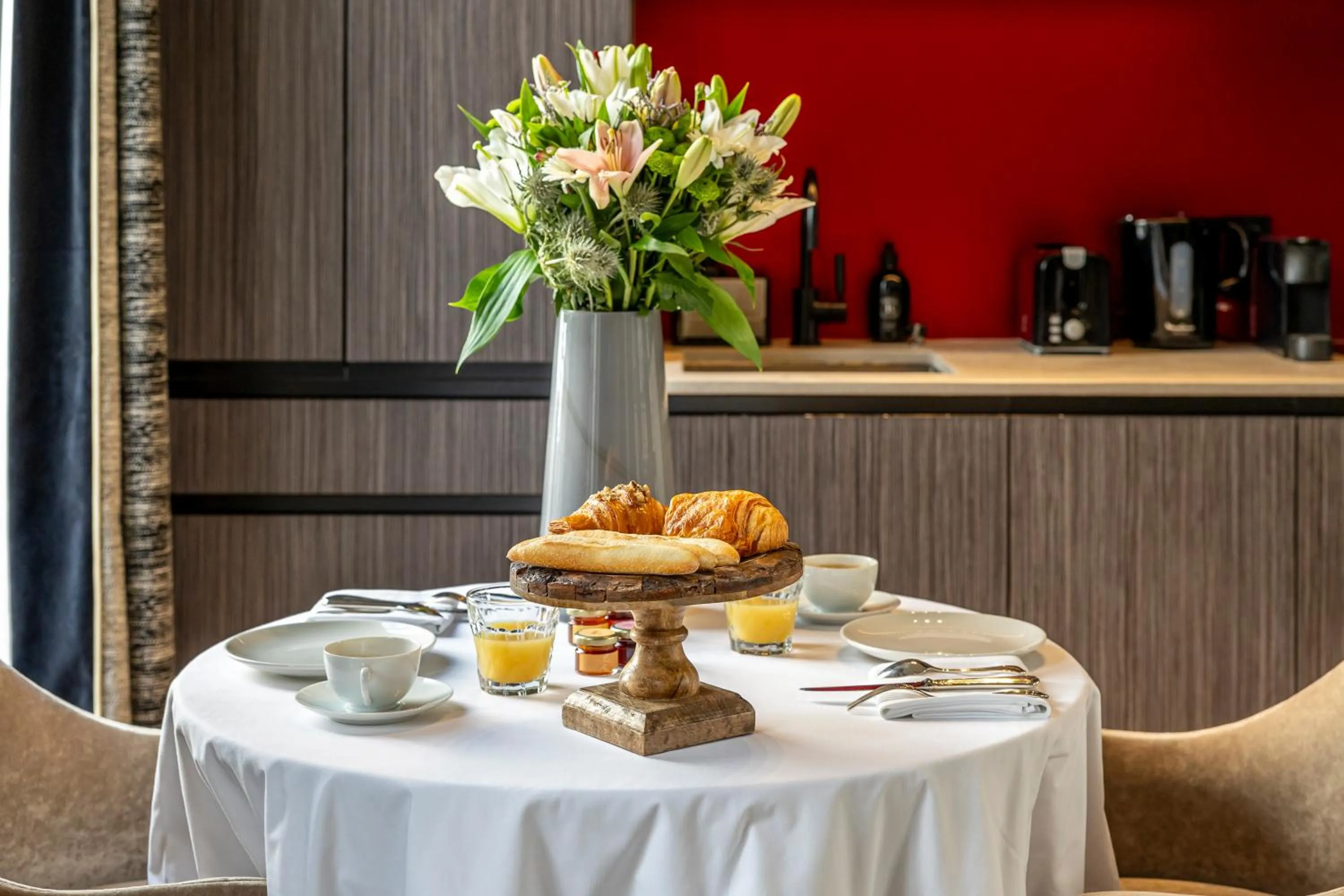 Dining area in Maison Boissière BARNES Residences
