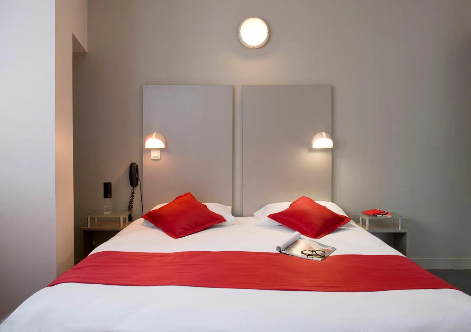 Bedroom, Bed in Hôtel du Musée de l'Eau