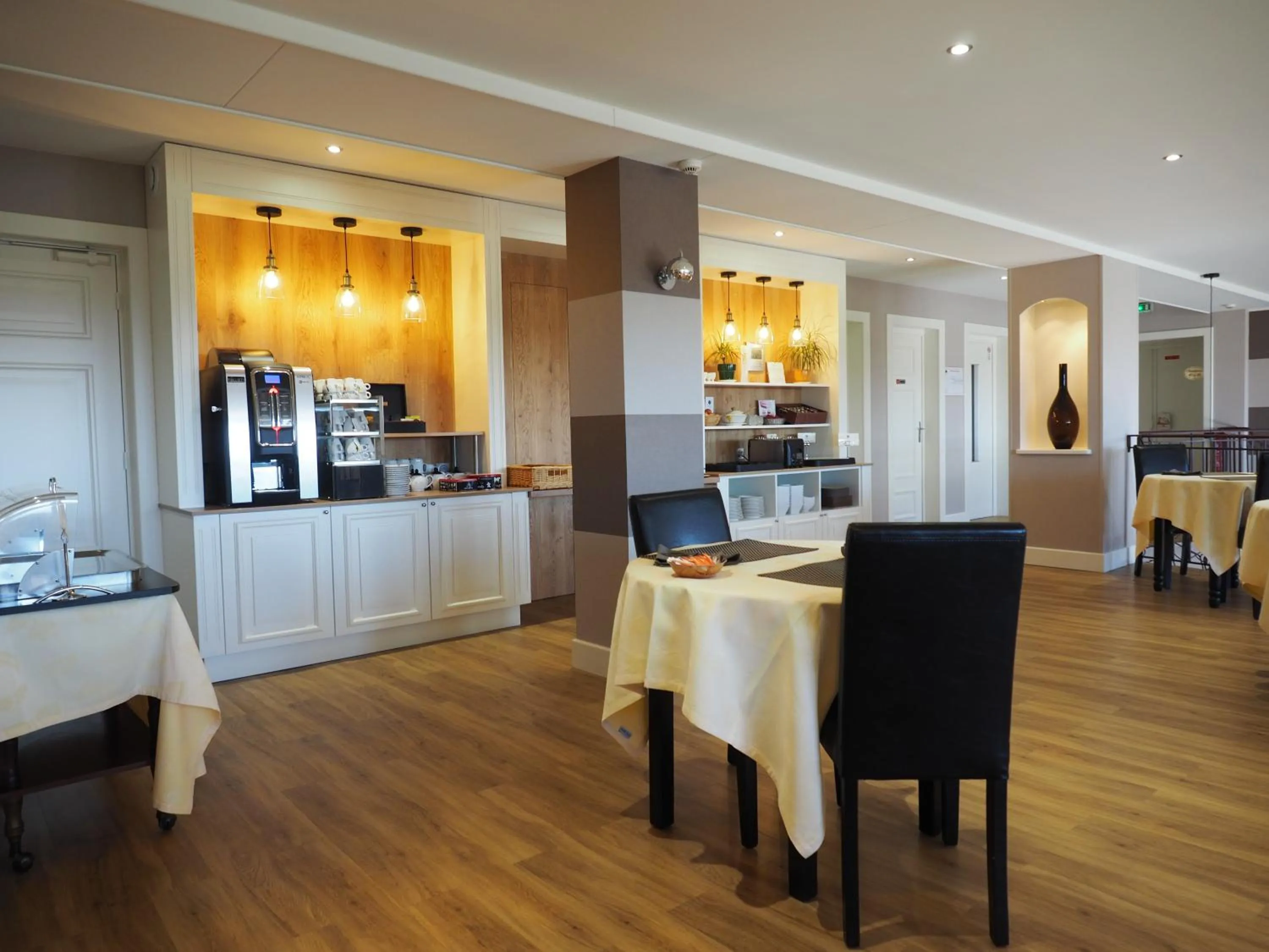 Breakfast in Domaine du Revermont - Logis Hotel