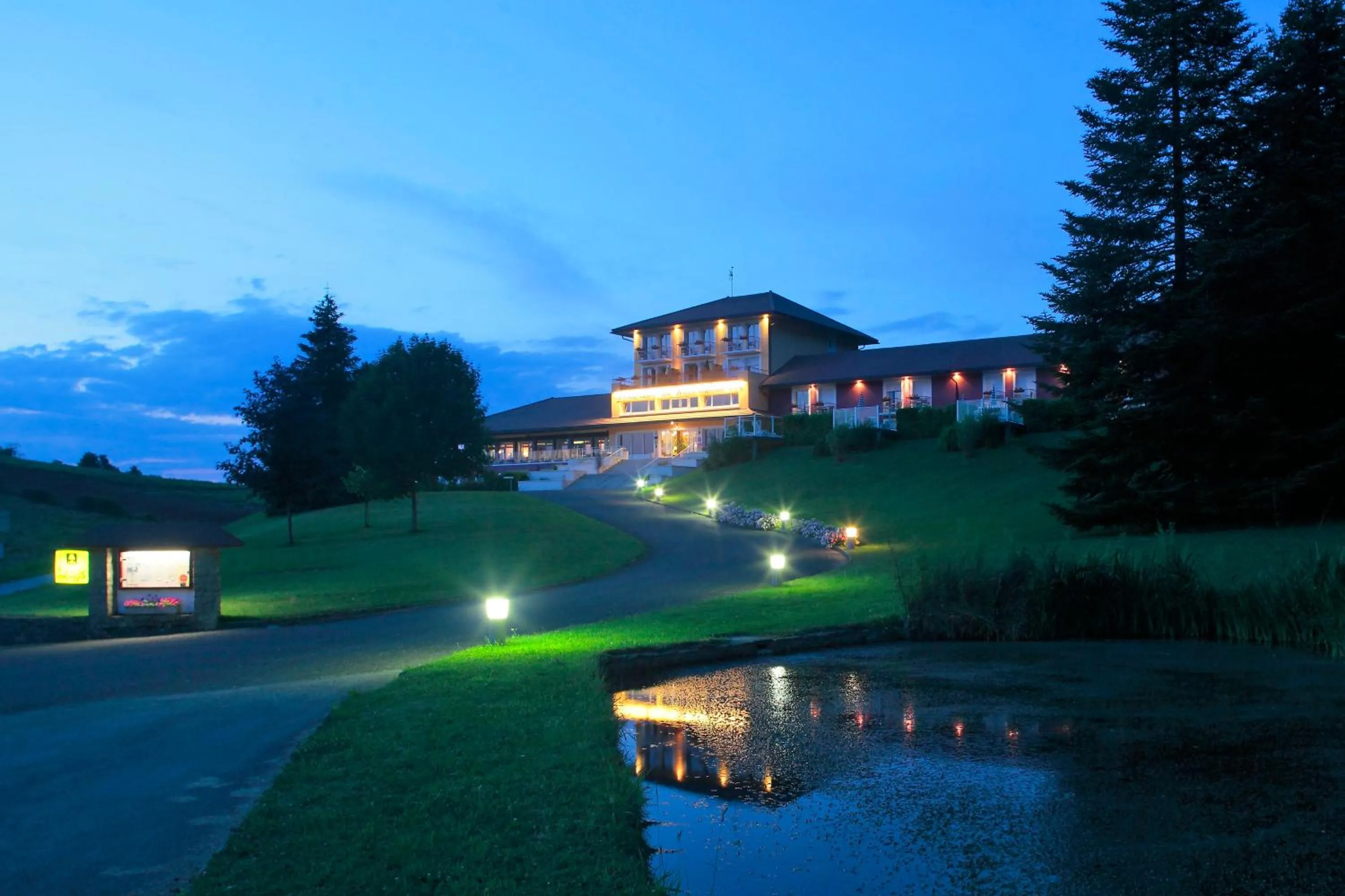 Facade/entrance in Domaine du Revermont - Logis Hotel