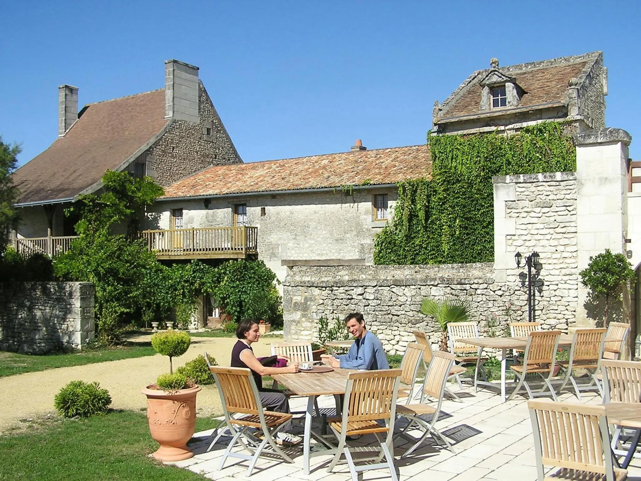 Facade/entrance in Le Pigeonnier du Perron Hôtel