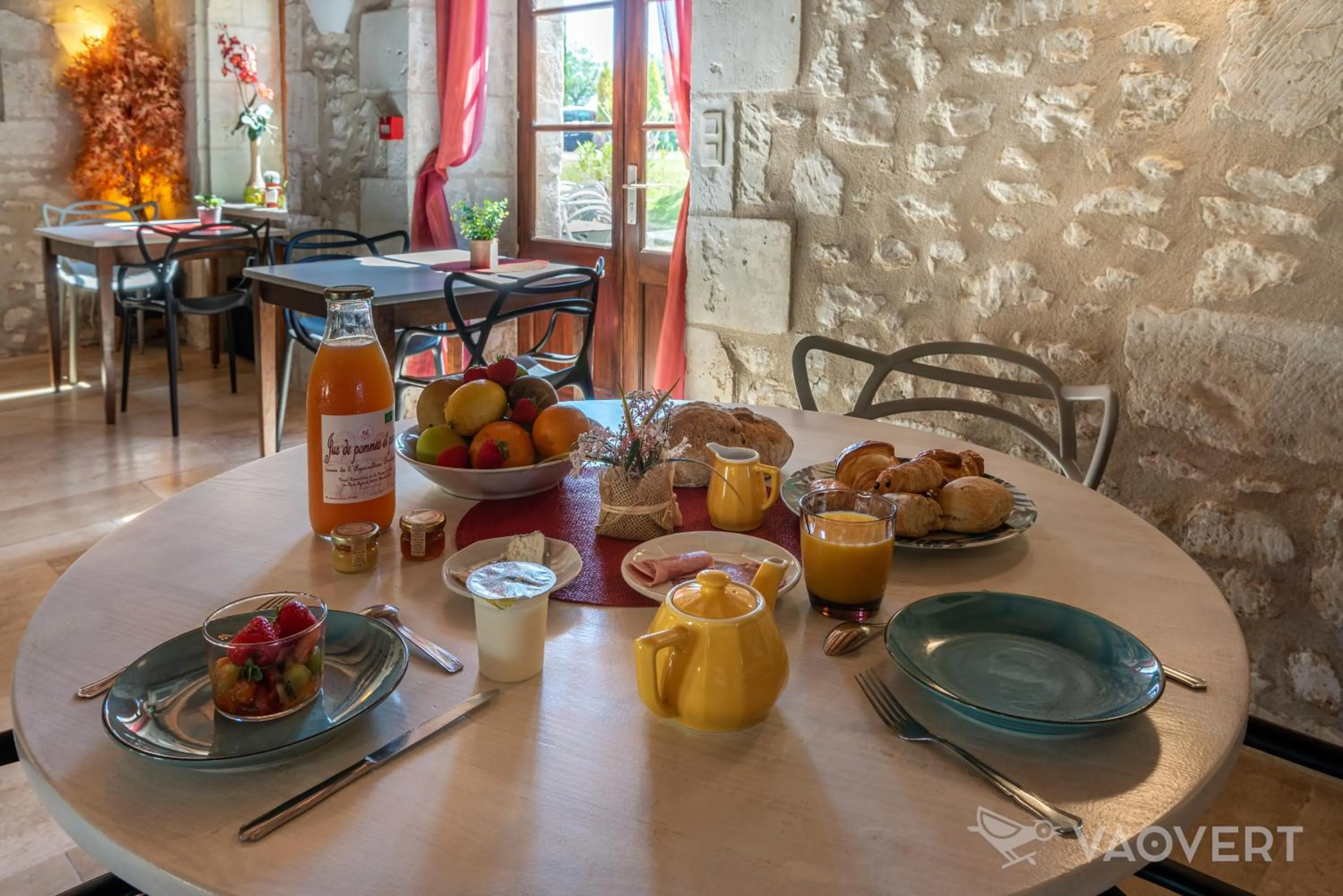 Breakfast in Le Pigeonnier du Perron Hôtel