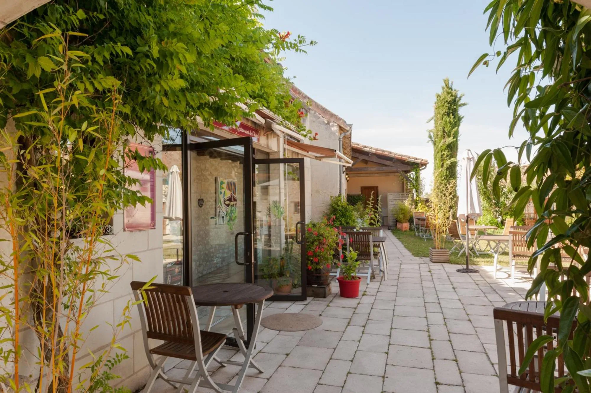 Facade/entrance in Le Pigeonnier du Perron Hôtel