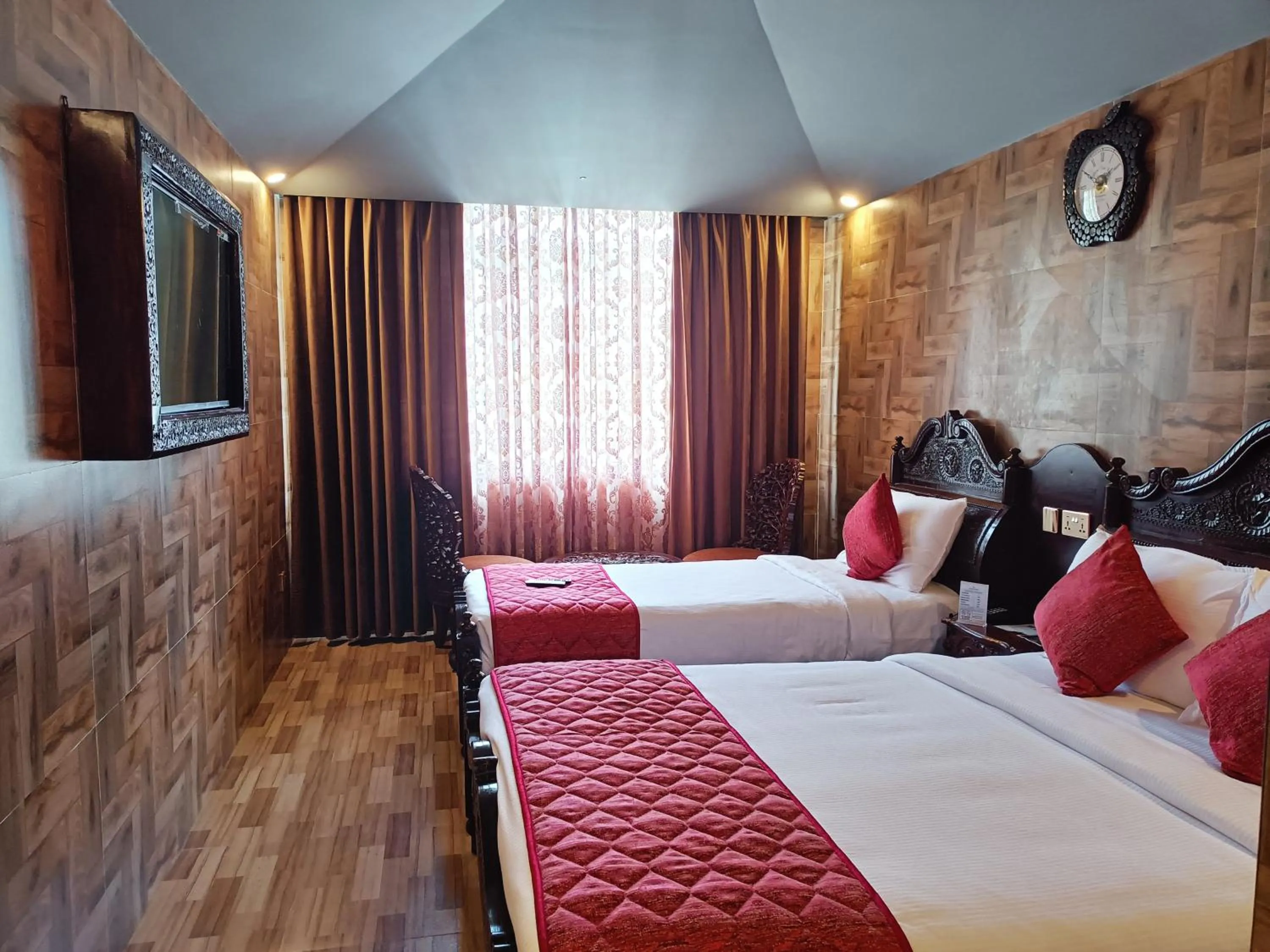 Bed in HYDERS PARK- THE LUXURY HOTEL