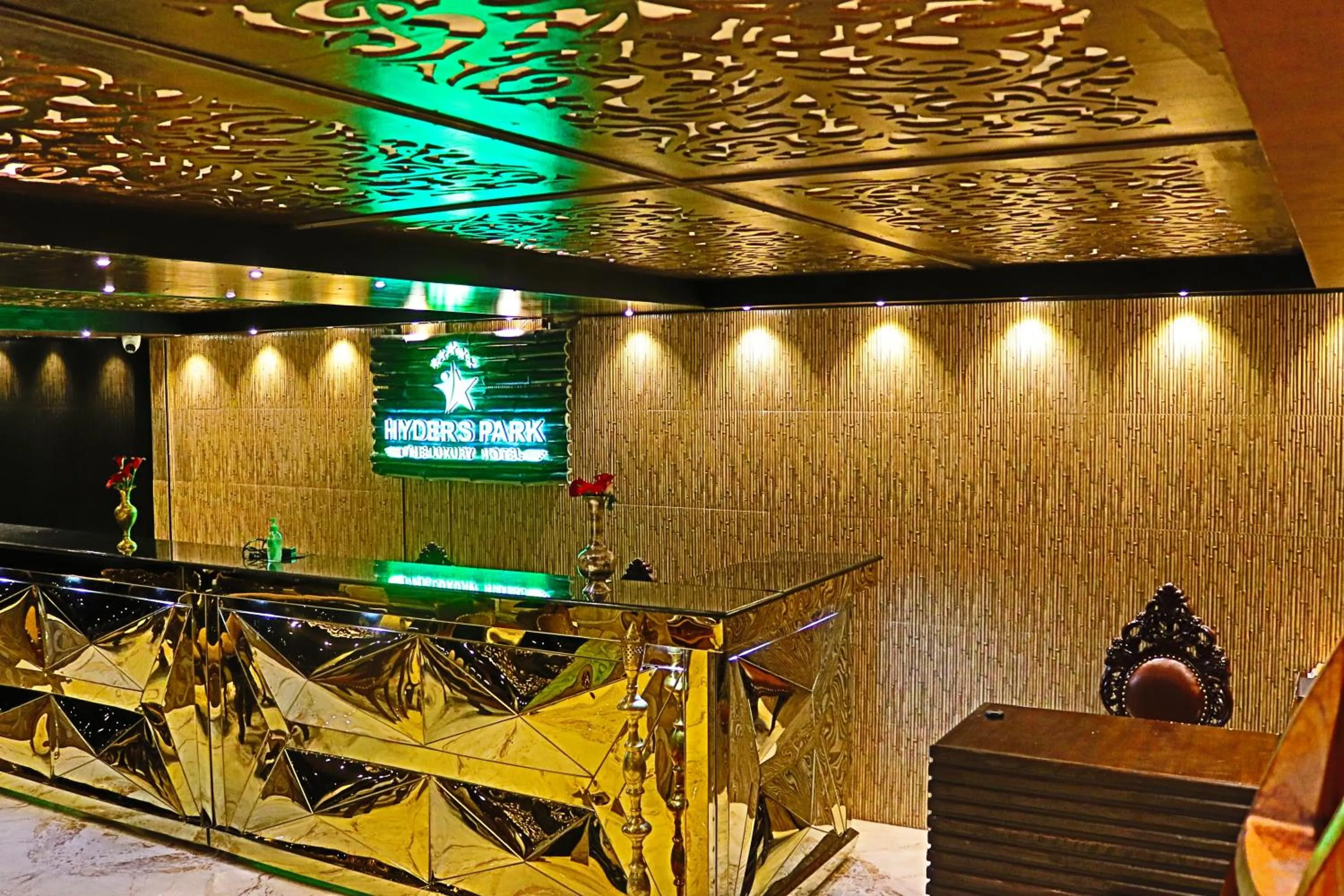 Lobby or reception in HYDERS PARK- THE LUXURY HOTEL