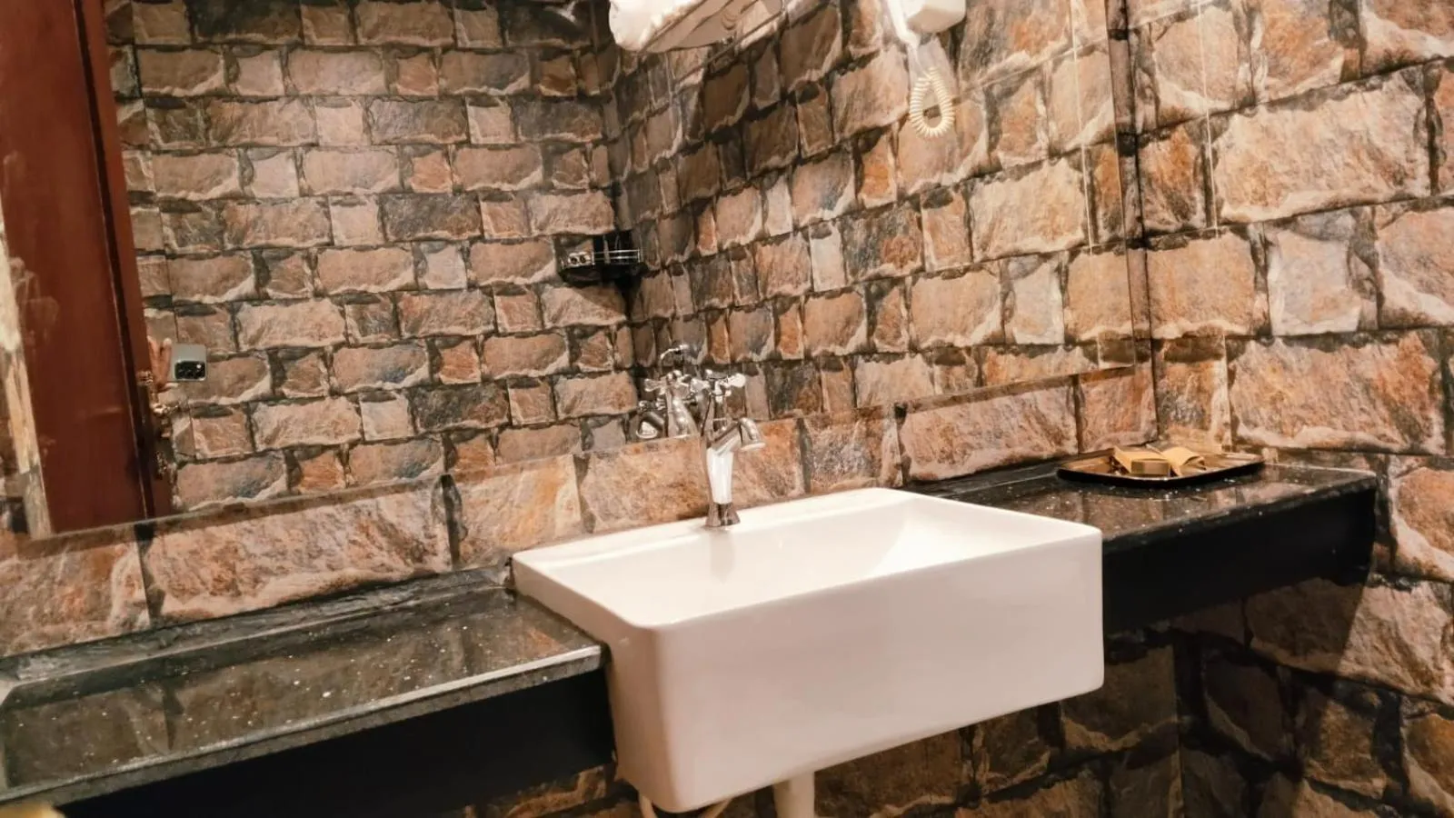 Bathroom in HYDERS PARK- THE LUXURY HOTEL