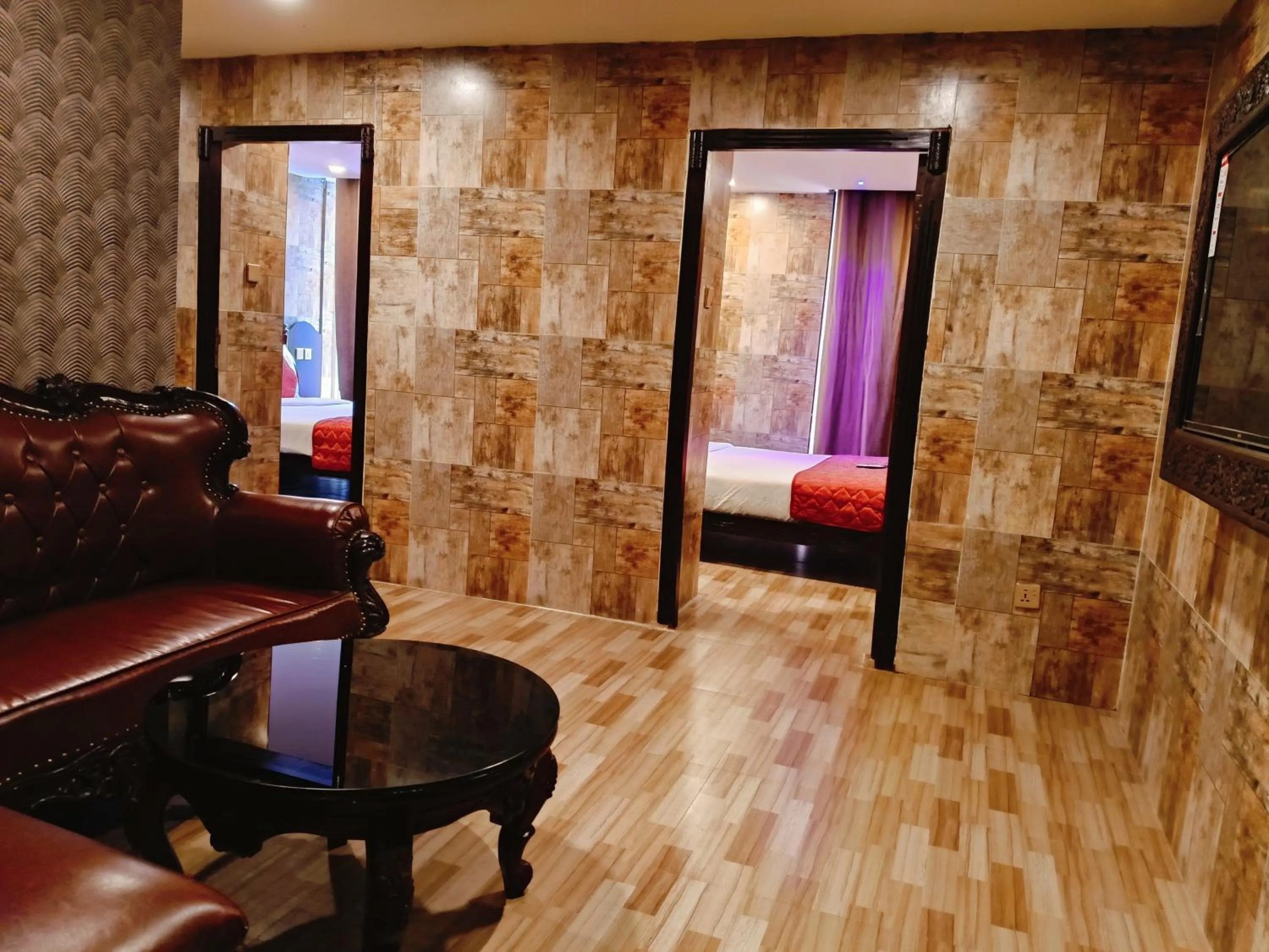 Living room, Bed in HYDERS PARK- THE LUXURY HOTEL