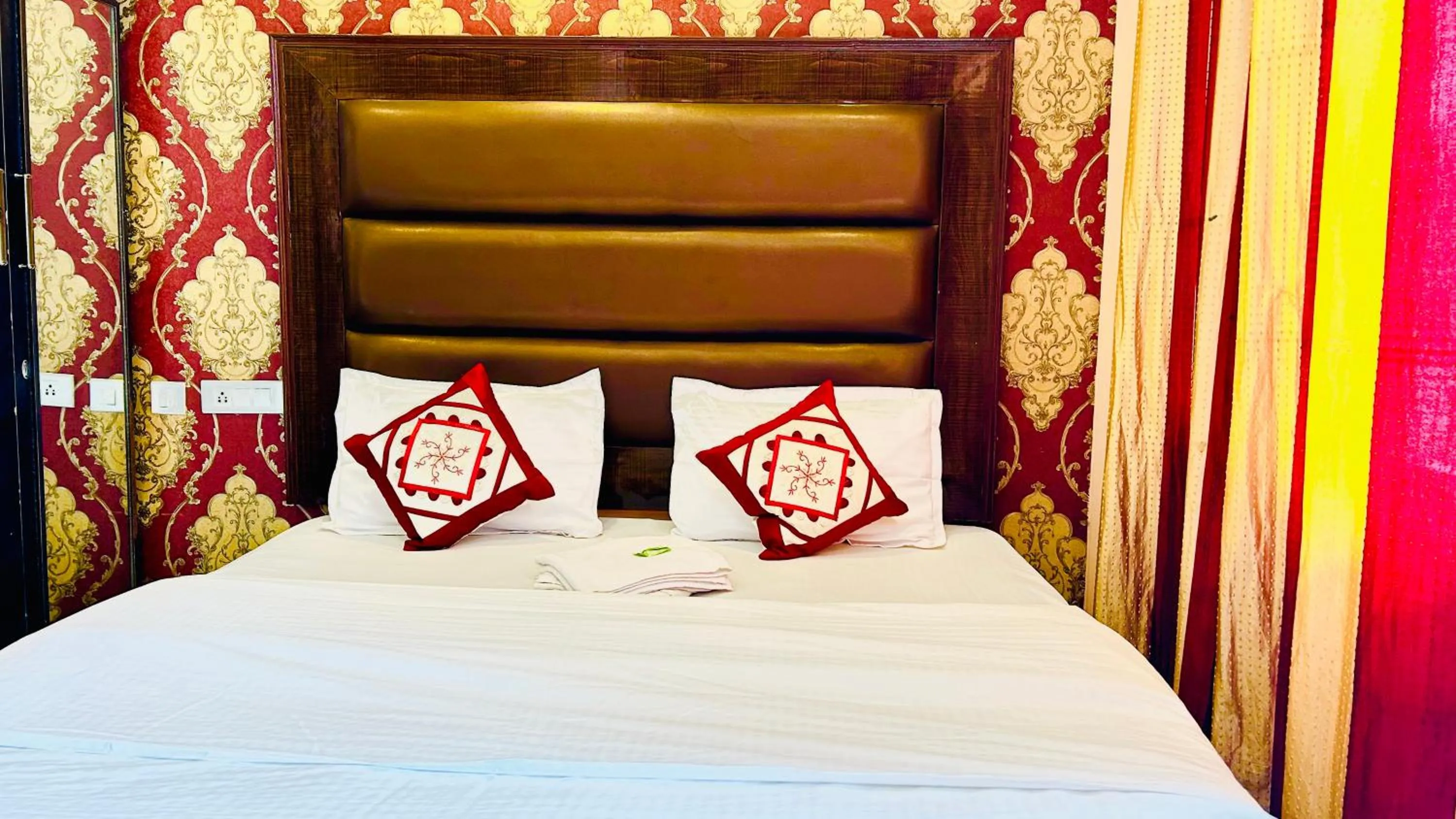 Bed in HANU VATIKA The FAMILY CHOICE