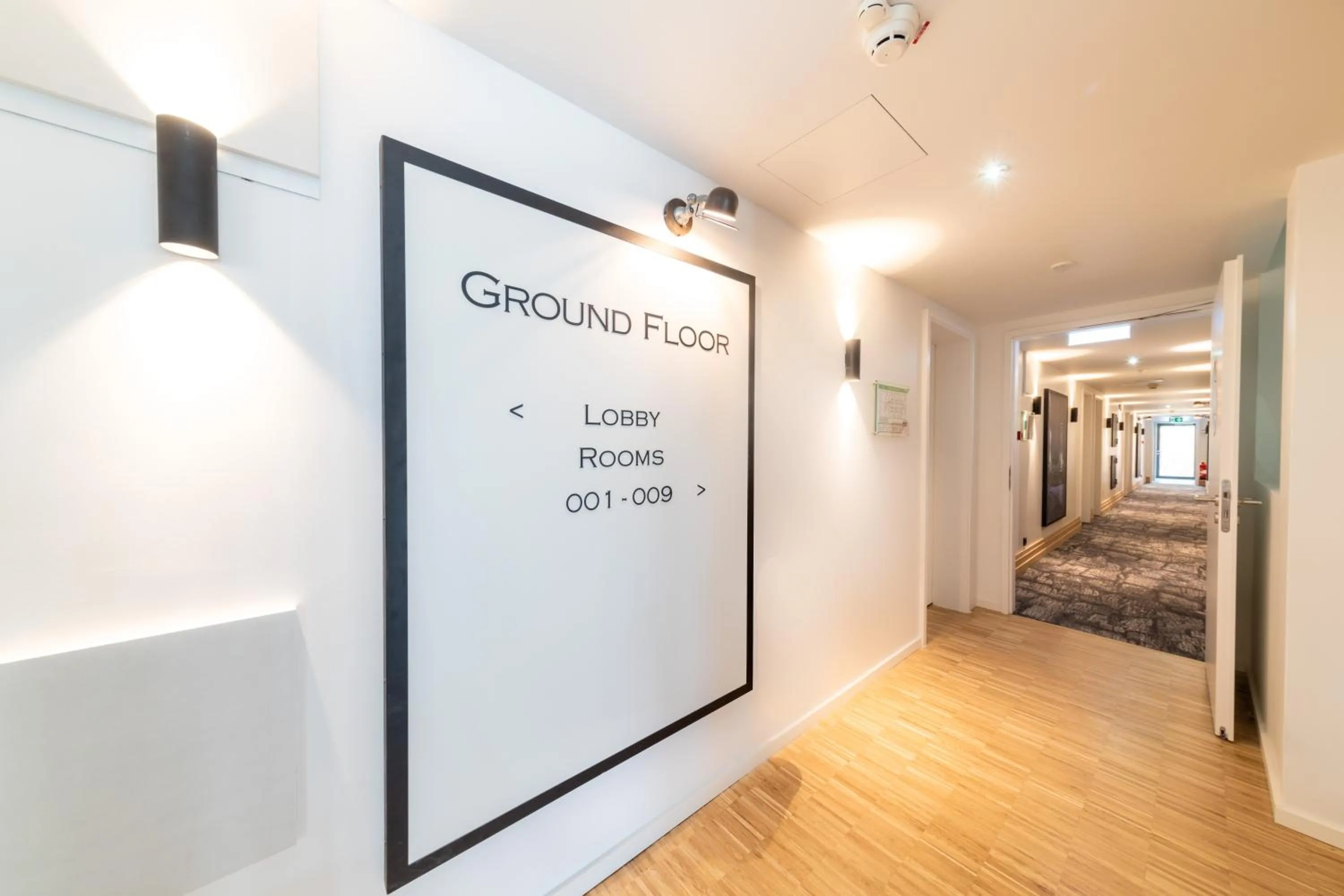 Decorative detail, Bed in De Brauhotel - Hôtel de la Brasserie Nationale