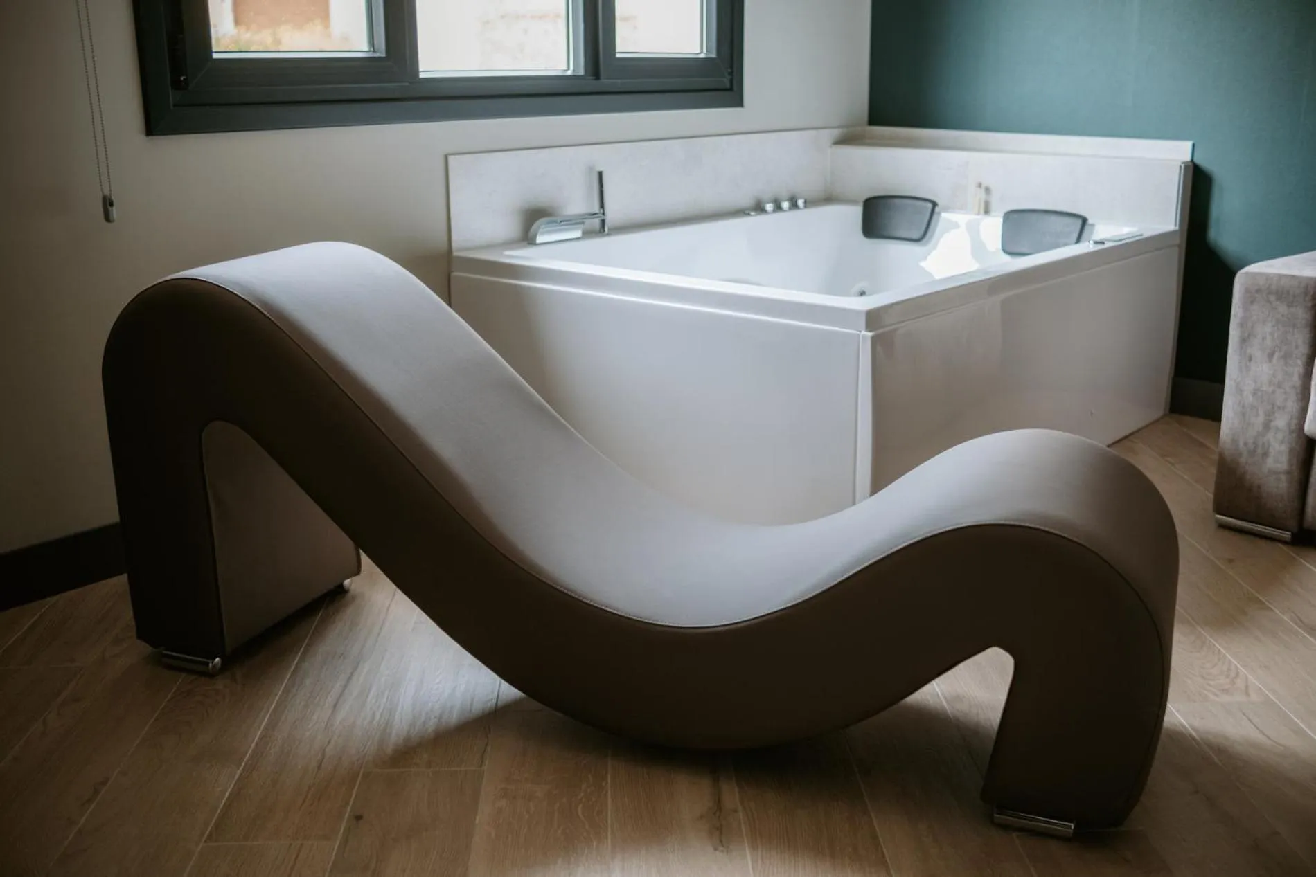 Hot Tub in Hotel GilMar Orellana la Vieja