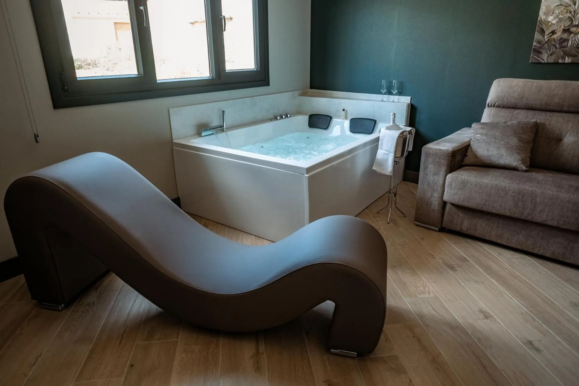 Hot Tub in Hotel GilMar Orellana la Vieja